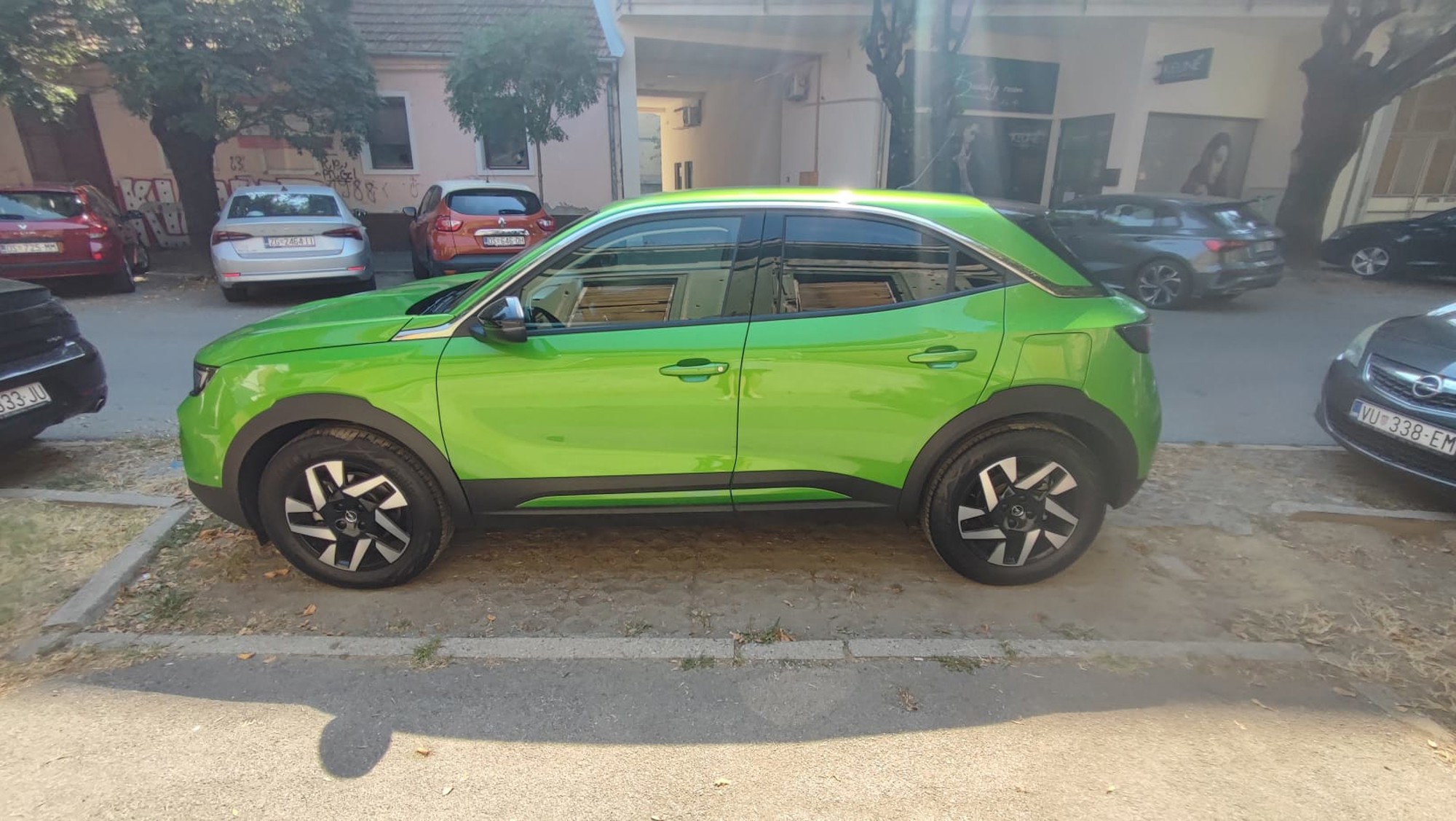 Prodajem rabljeno vozilo: Opel Mokka-e, pogled izvana - slika 3