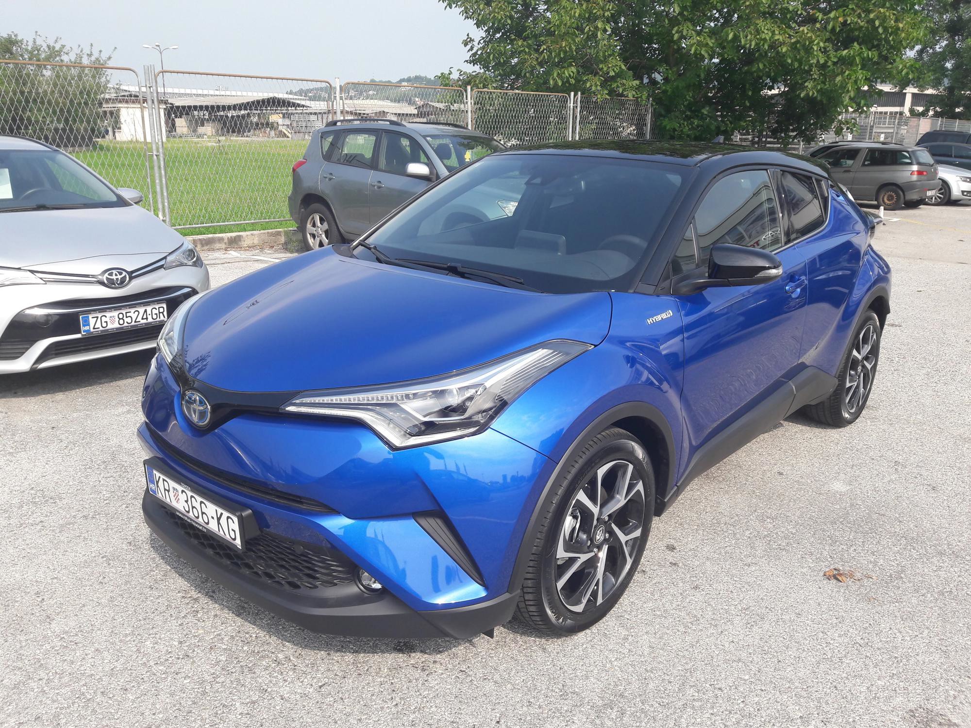 Toyota C-HR hibrid, 2019. godina, 151 000 km, prvi vlasnik, pod garancijom, fotografija 2