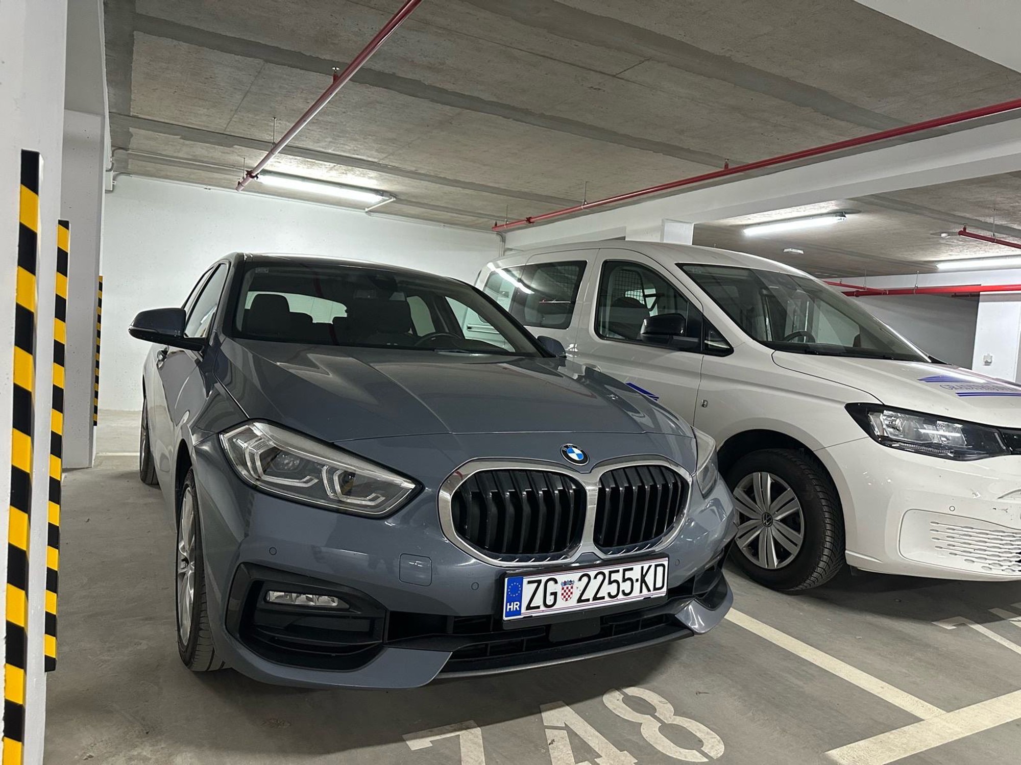 BMW 118d F40 Shadow line Sport line Storm Bay metallic, fotografija 2