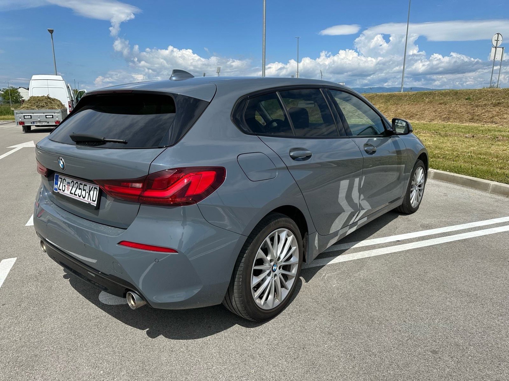 BMW 118d F40 Shadow line Sport line Storm Bay metallic, fotografija 7