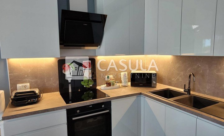 OPATIJA,odlična investicija,2 uređena stana 117 m2