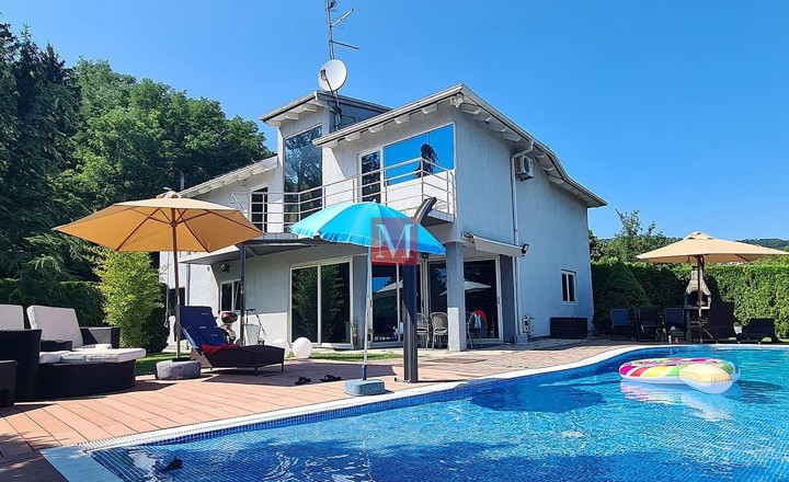 Gajnice-luksuzna 5s samostojeća vila s bazenom & velikom oku