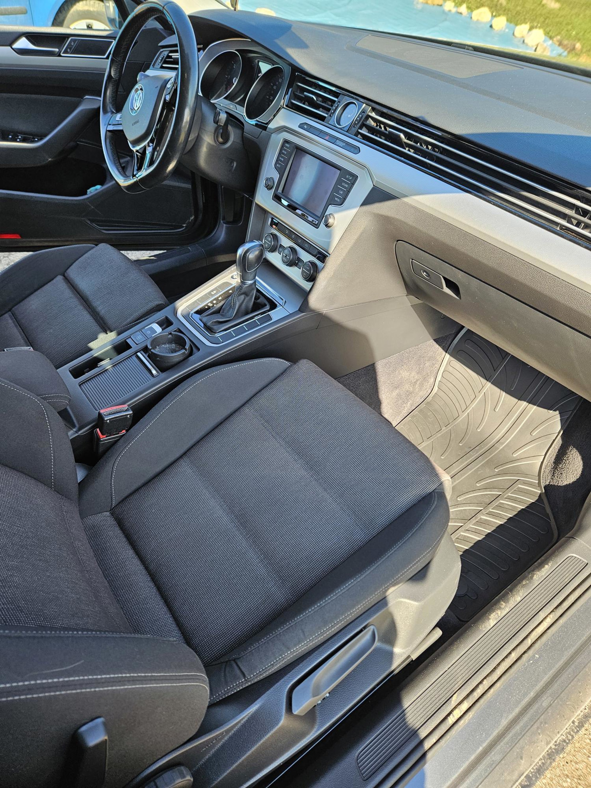 Volkswagen Passat Variant 2017,2.0 tdi,bmt,dsg,144000km,2 vlasnik,odličan, fotografija 7