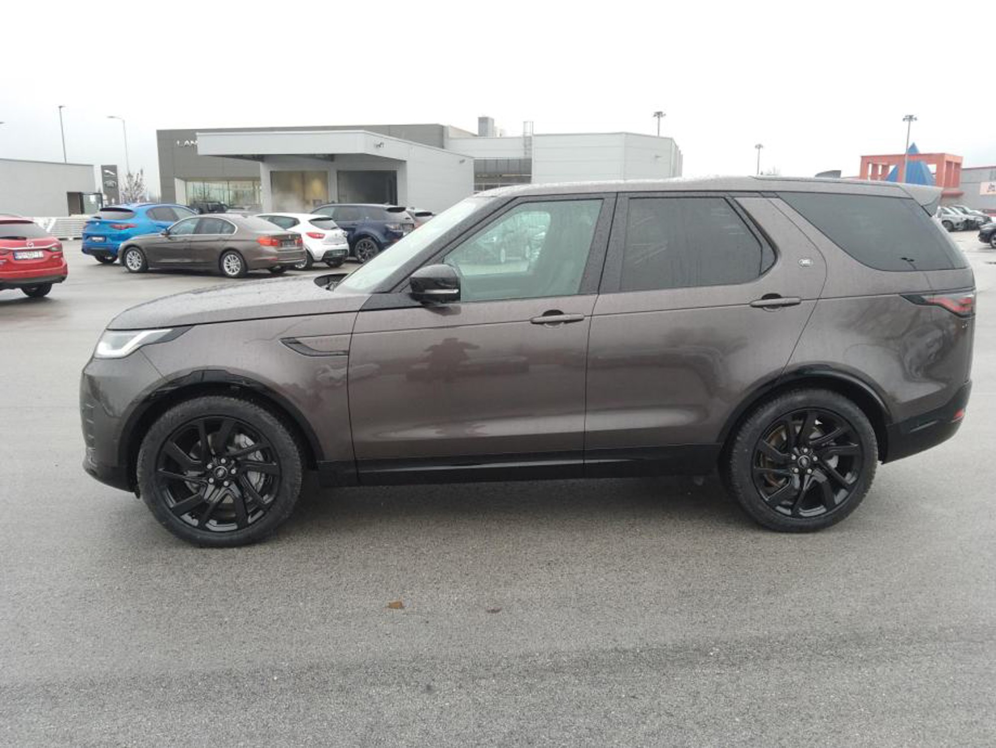 Land Rover Discovery 2022. god, automatik, 4x4, 7 sjedala, cijena sa PDV-om, fotografija 4