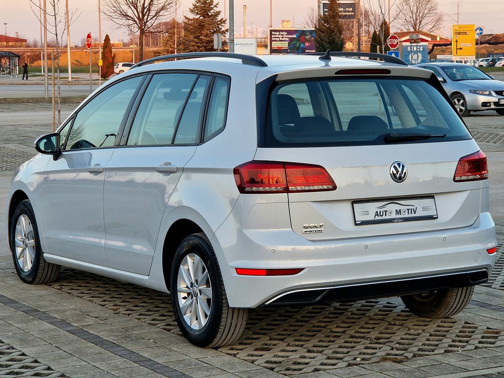 VW Sportsvan 2018, fotografija 4