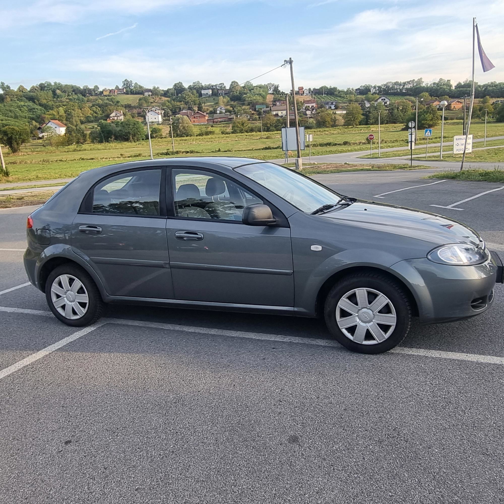 Chervolet Lacetti 1,4 benz,samo 112 000km, pogled izvana - slika 2