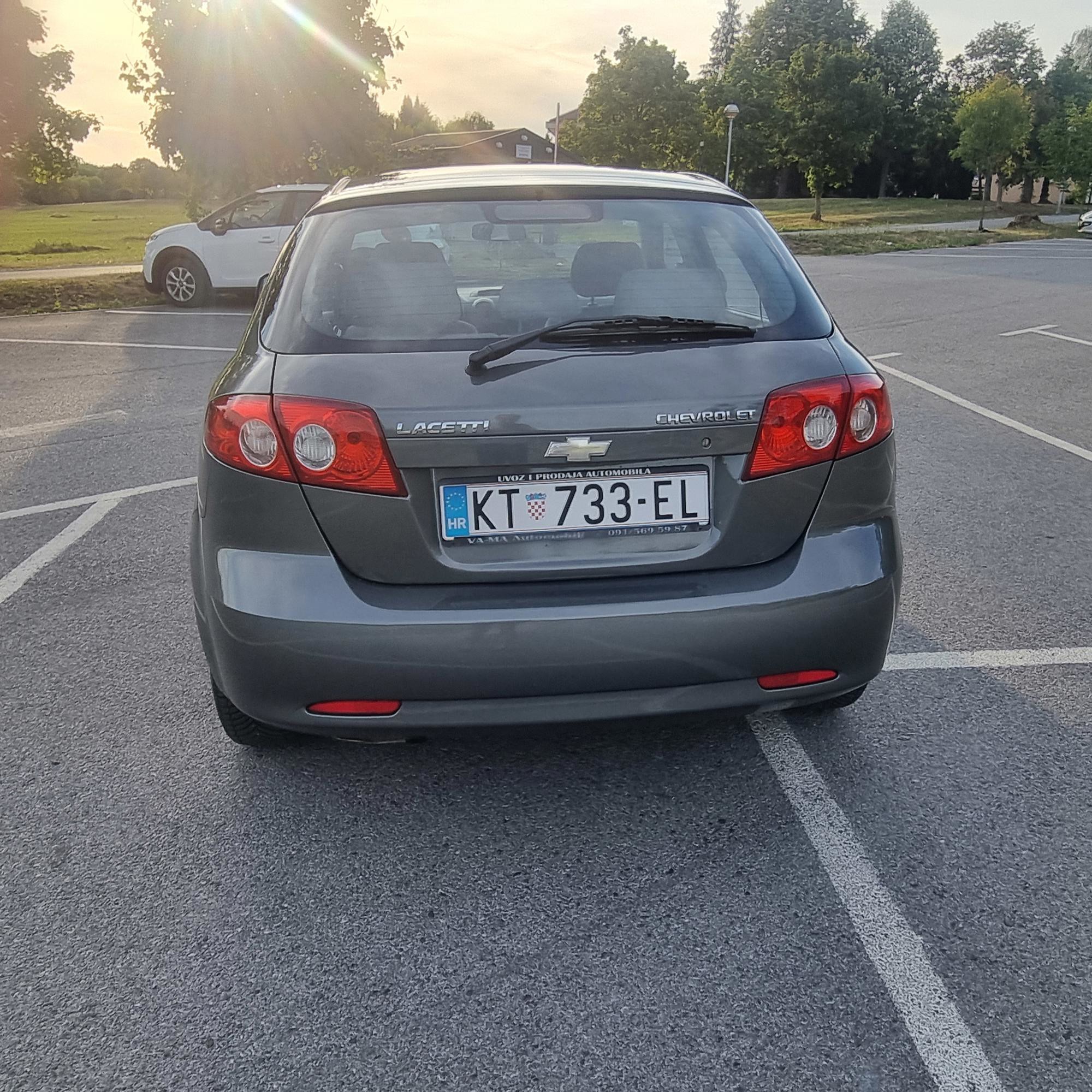 Chervolet Lacetti 1,4 benz,samo 112 000km, pogled izvana - slika 3