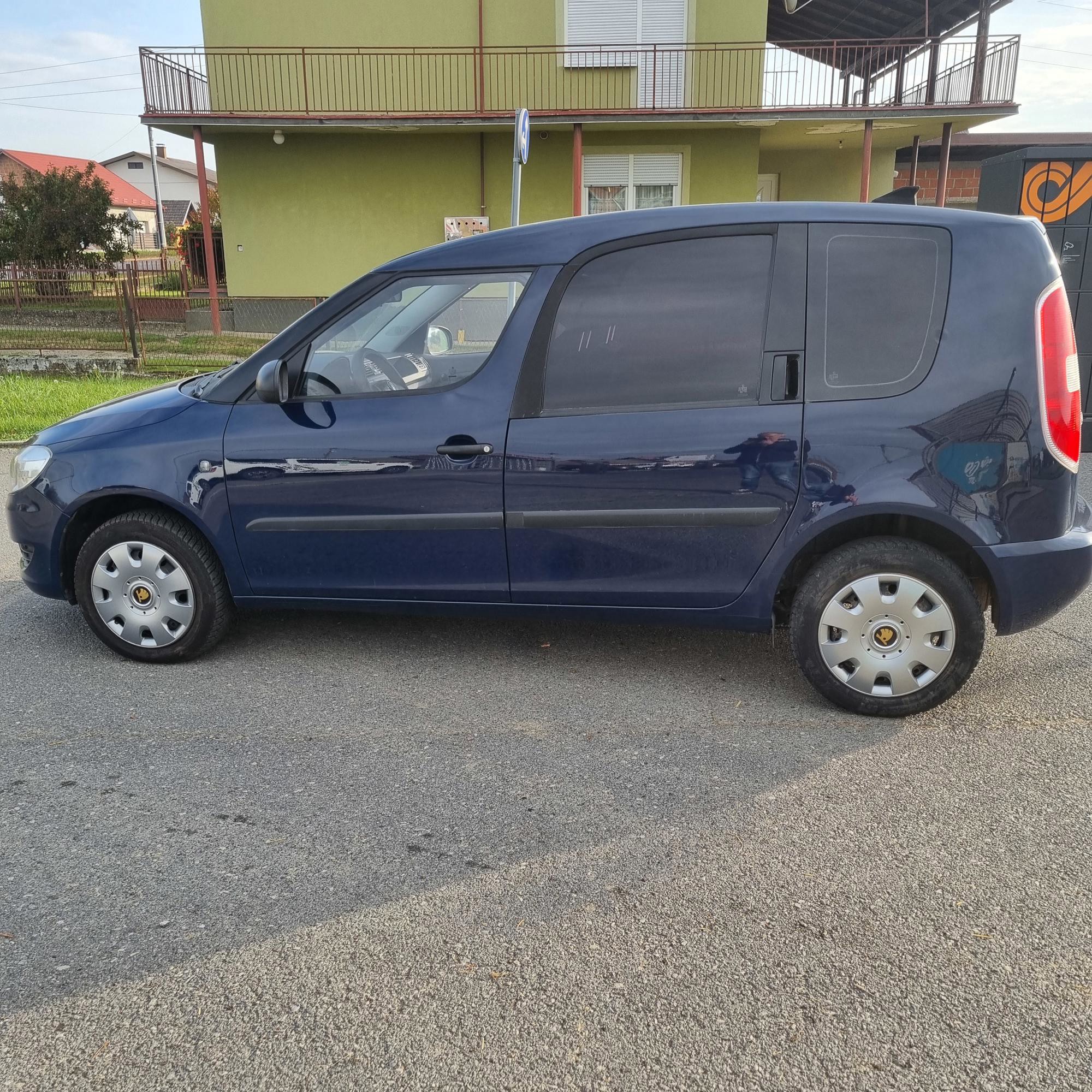 Škoda Roomster 1,2TDI,registrirana godinu dana,vlasnik vozila, fotografija 2