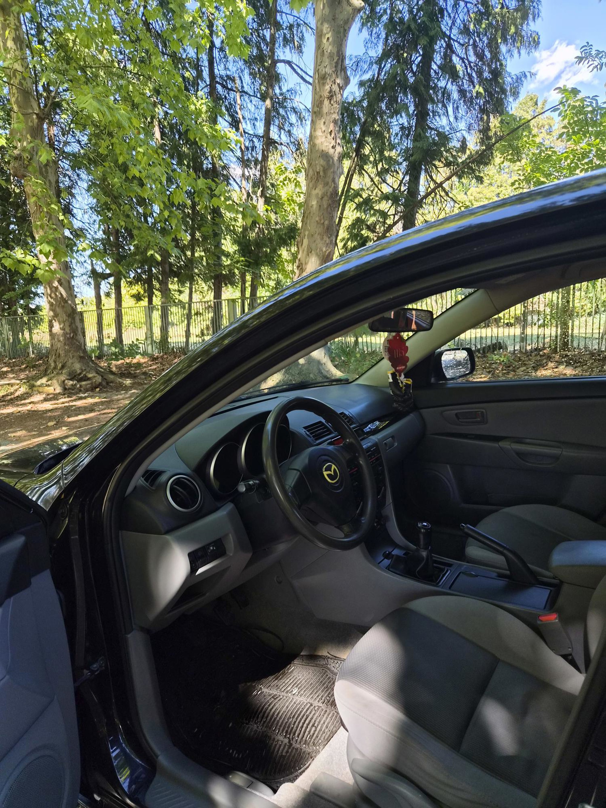 Mazda 3 1.4 MZR + PLIN - PRVI VLASNIK ( reg. 07/2027., 179.800 km), pogled izvana - slika 3