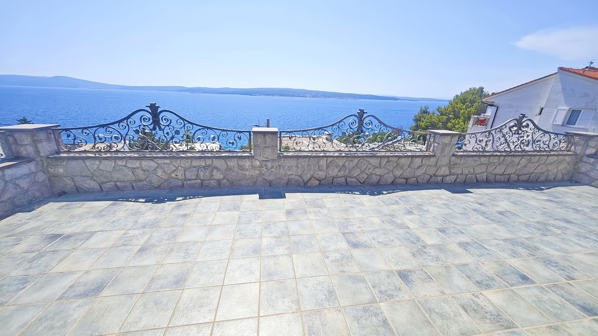 Crikvenica, samostojeća vila s 4 stambene jedinice, blizu mora! | INDEX ...