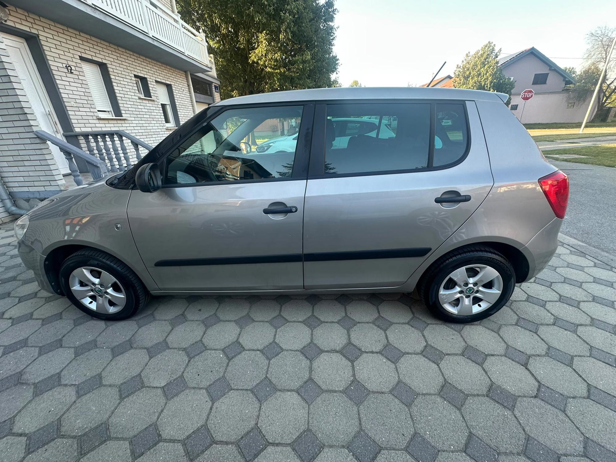 ŠKODA FABIA - 69.000 KM - 1.2 MPI, pogled izvana - slika 3