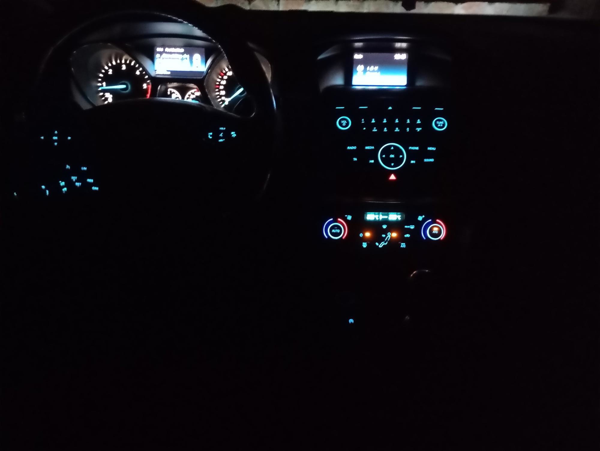 Prodajem ford focus 1.5tdci, 2017 g, reg. 9/27, 246000km, vlasnik, u odličnom stanju, fotografija 2