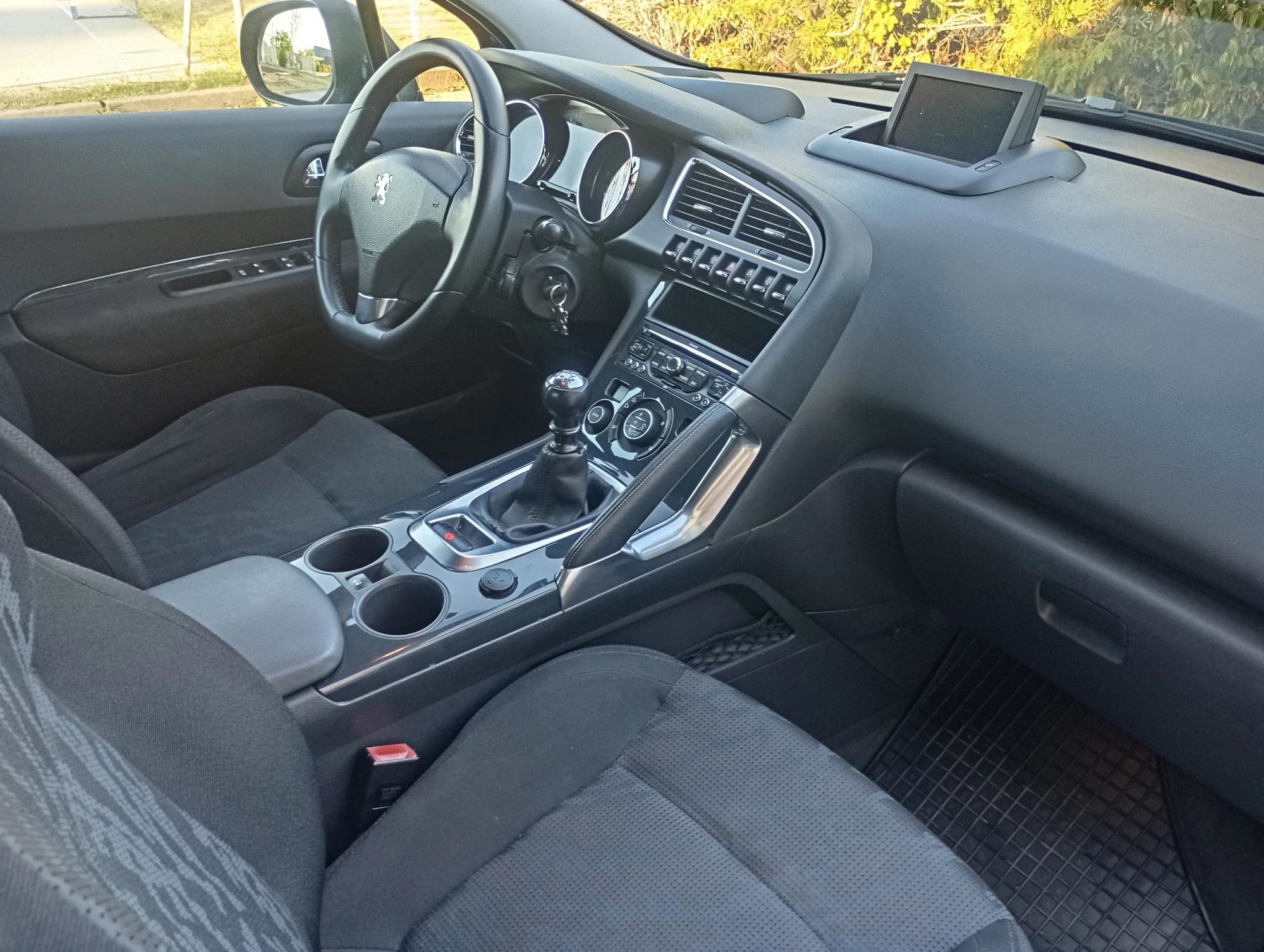 Prodajem Peugeot 2.0 hdi 2010g, reg 7/27, 238000km napravljen veliki mali servis, servisna knjižica, fotografija 4