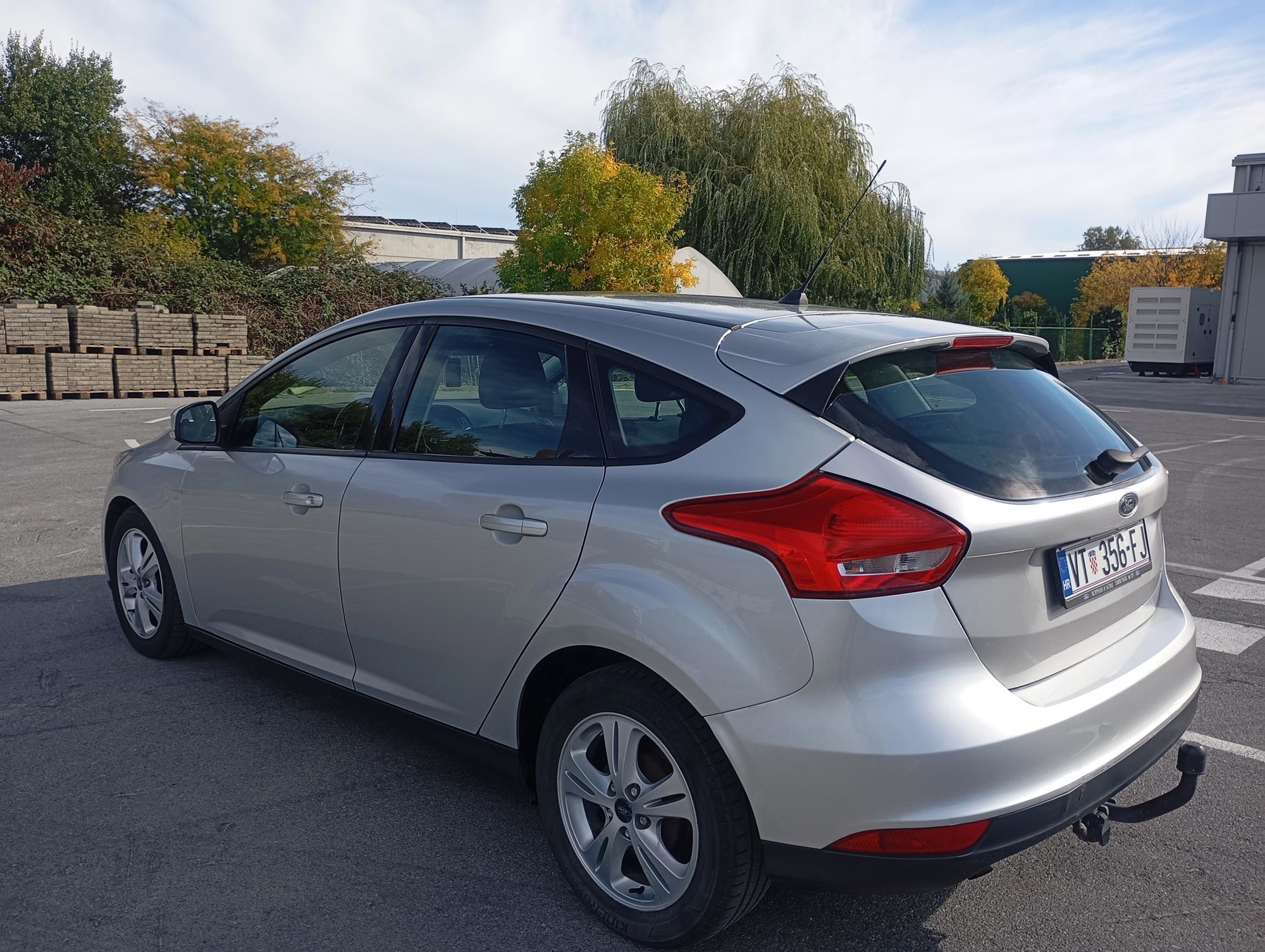 Prodajem ford focus 1.5tdci, 2017 g, reg. 9/27, 246000km, vlasnik, u odličnom stanju, fotografija 3