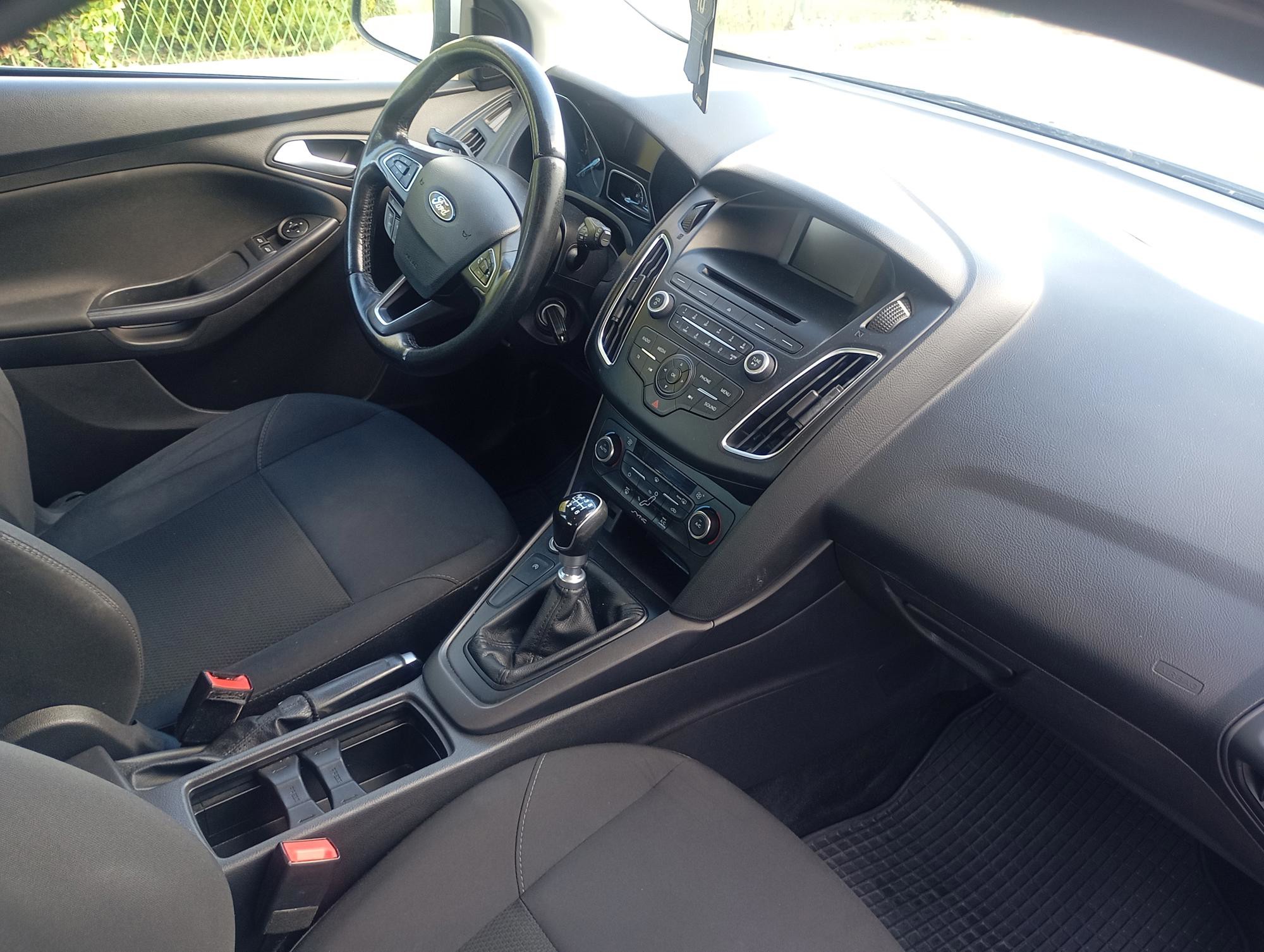 Prodajem ford focus 1.5tdci, 2017 g, reg. 9/27, 246000km, vlasnik, u odličnom stanju, fotografija 4