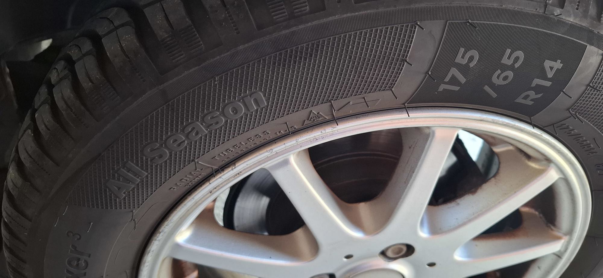 Honda Jazz 2008. god – kompletna servisna povijest, nove gume, reg.05/27 HITNO, fotografija 18