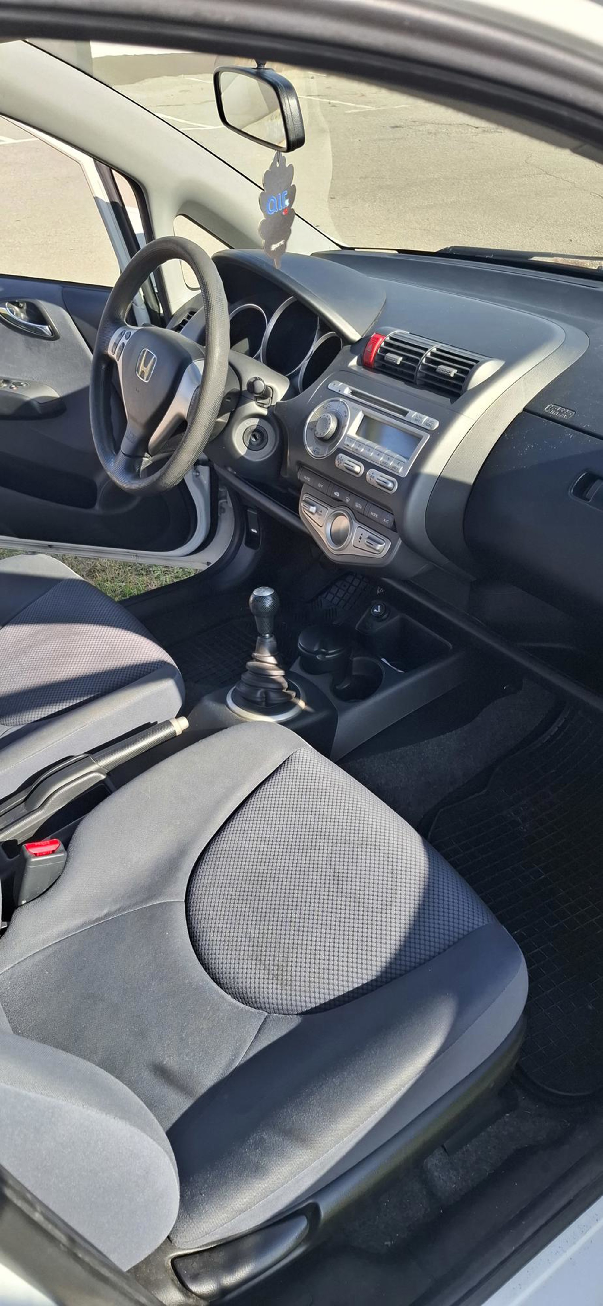 Honda Jazz 2008. god – kompletna servisna povijest, nove gume, reg.05/27 HITNO, fotografija 7