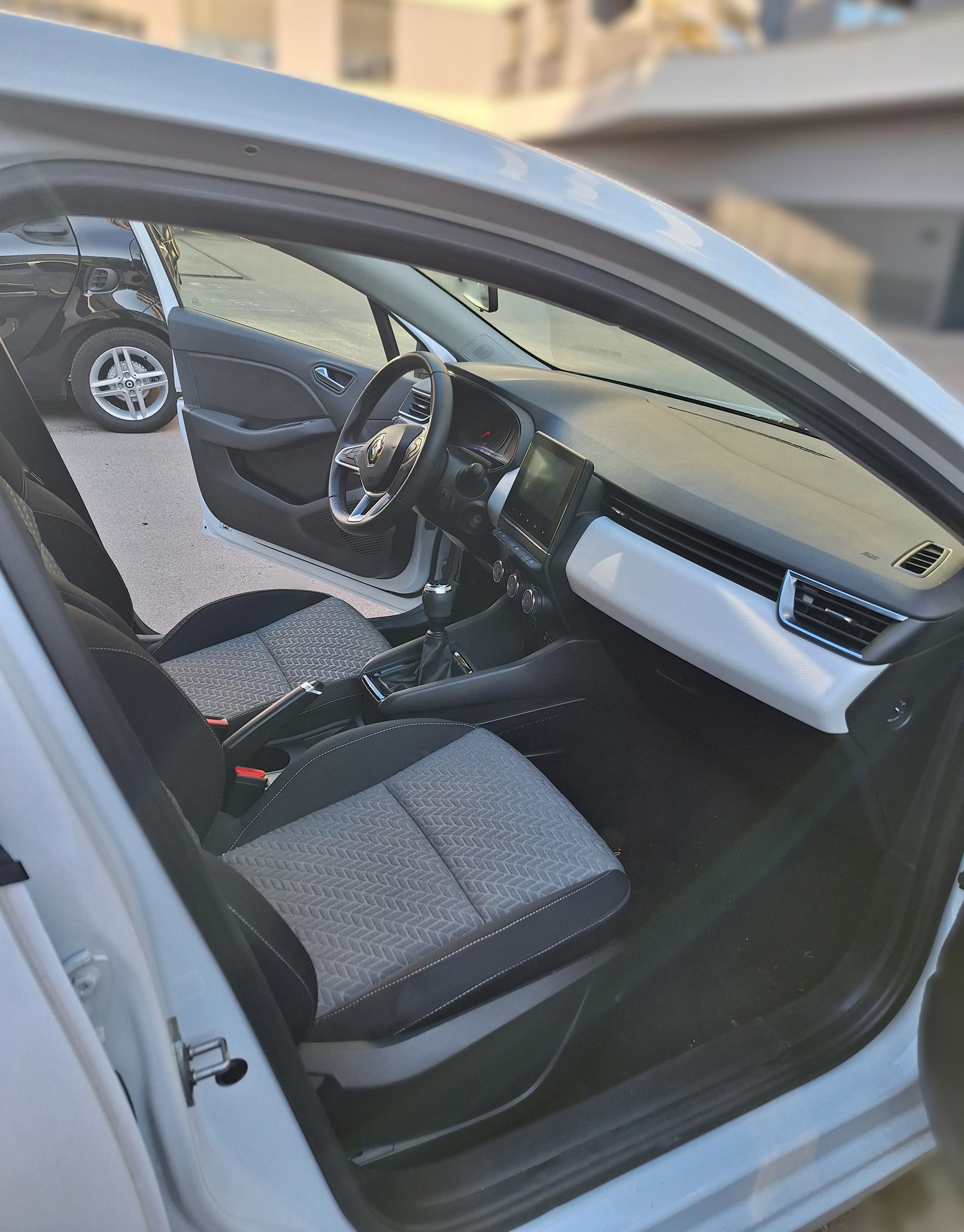 Renault Clio 1.0 TCe 49kW, 2023.g, samo 34 300km, pogled izvana - slika 3
