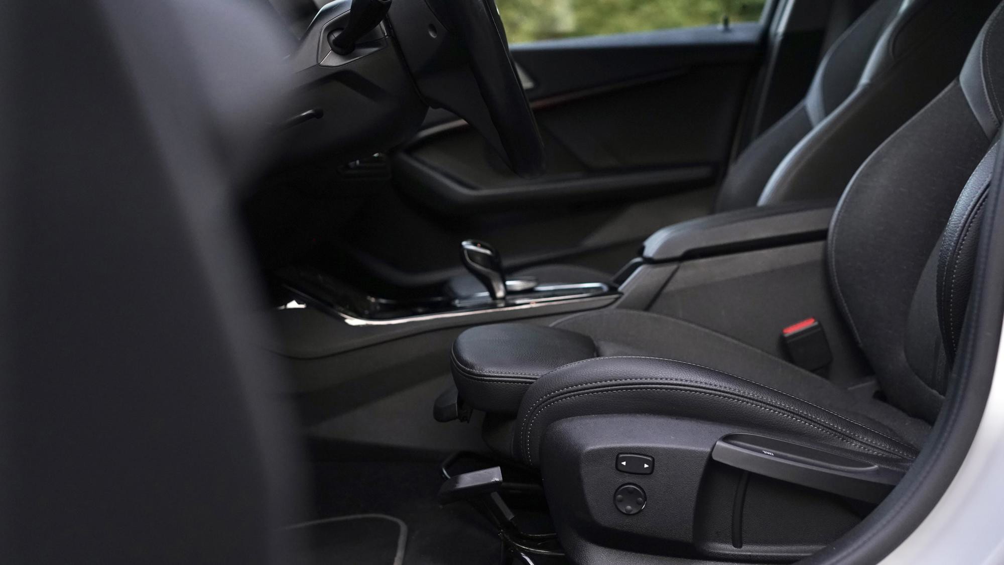 BMW 120d Sport Line, 190 KS, 2020., fotografija 7