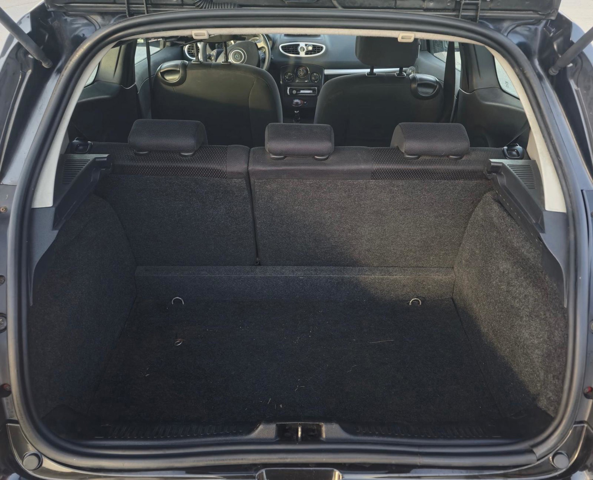 Renault clio 1,2 16v 2007, klima, 2 seta guma, fotografija 9