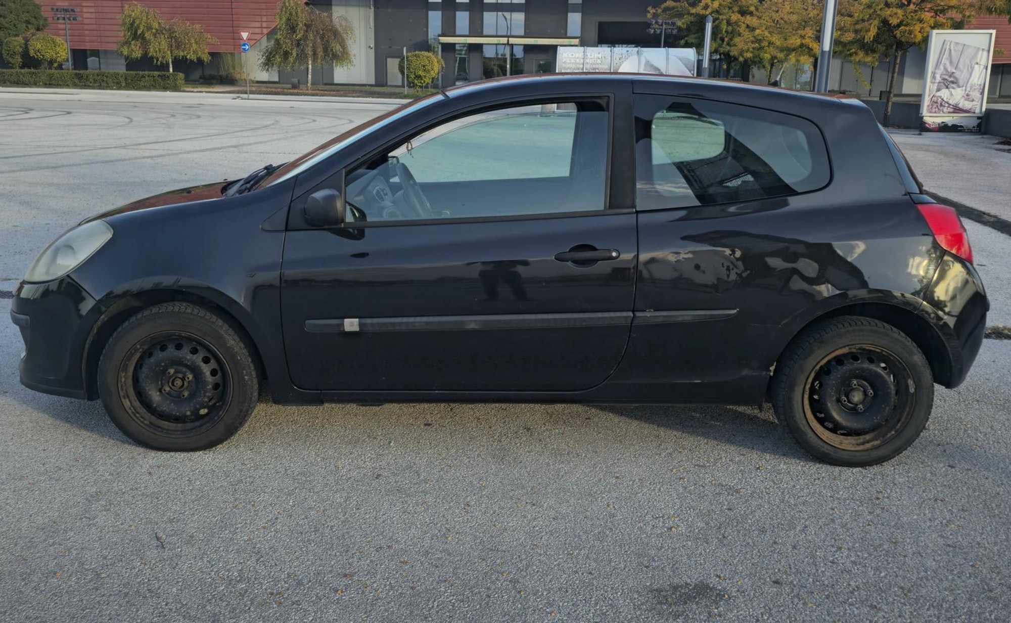 Renault clio 1,2 16v 2007, klima, 2 seta guma, fotografija 2