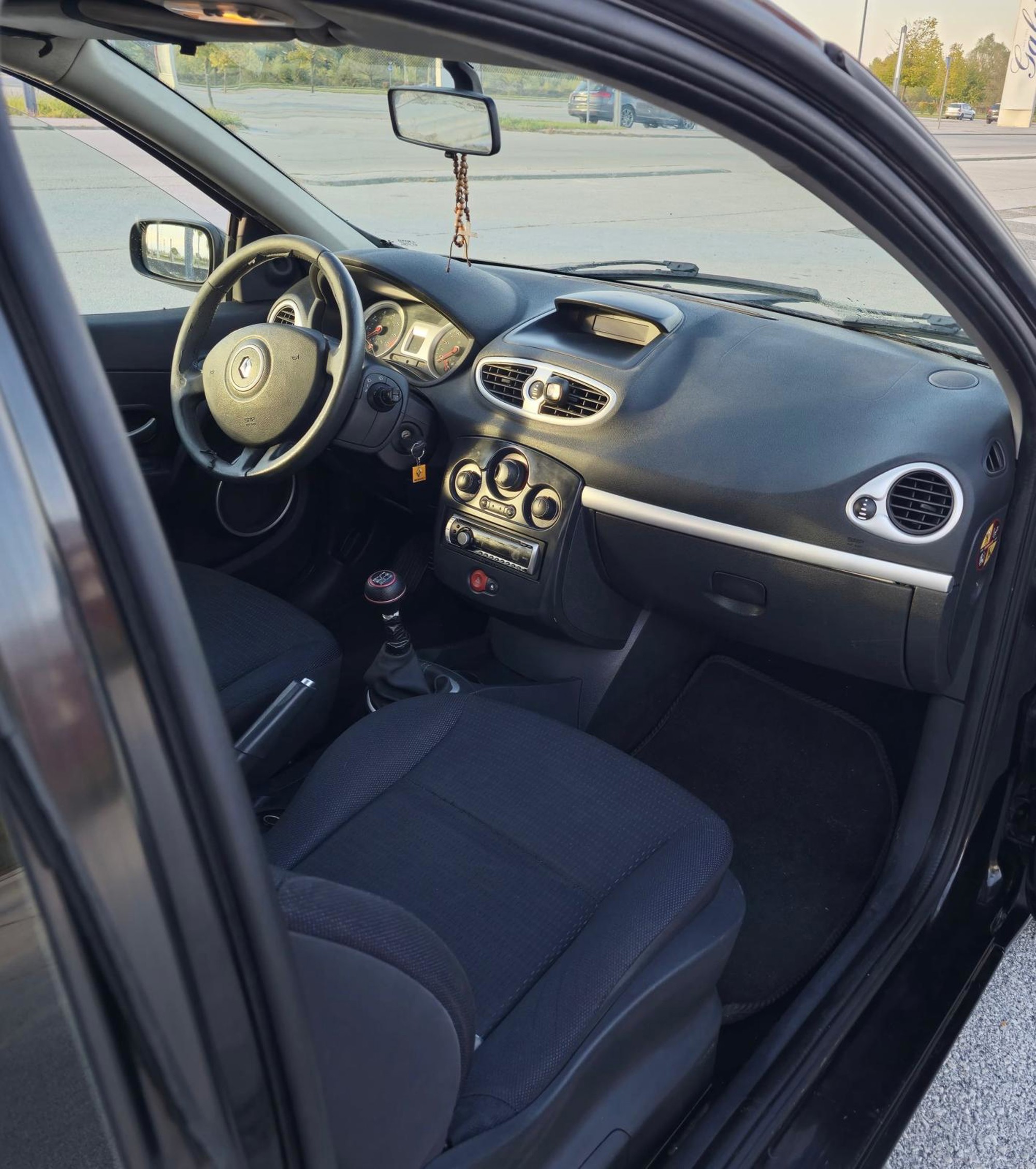 Renault clio 1,2 16v 2007, klima, 2 seta guma, fotografija 5