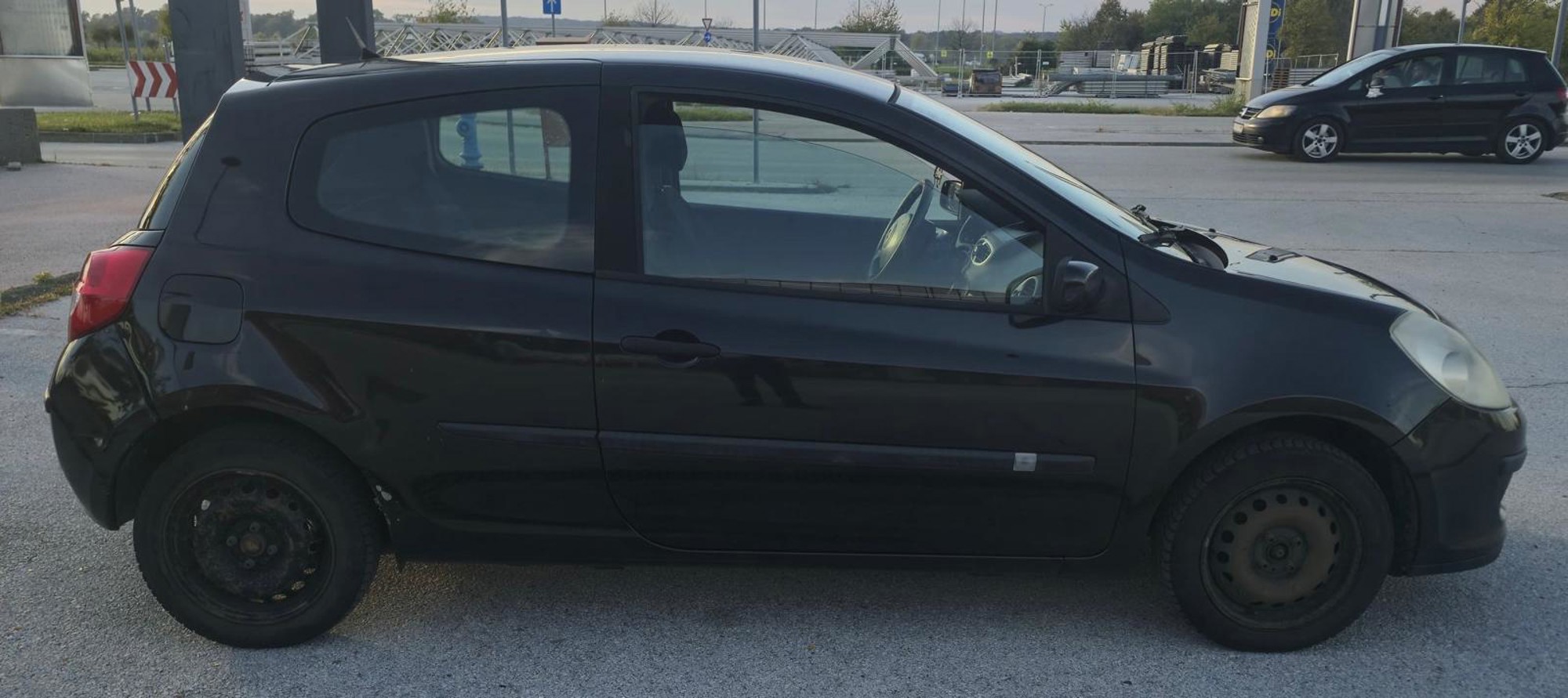 Renault clio 1,2 16v 2007, klima, 2 seta guma, fotografija 4