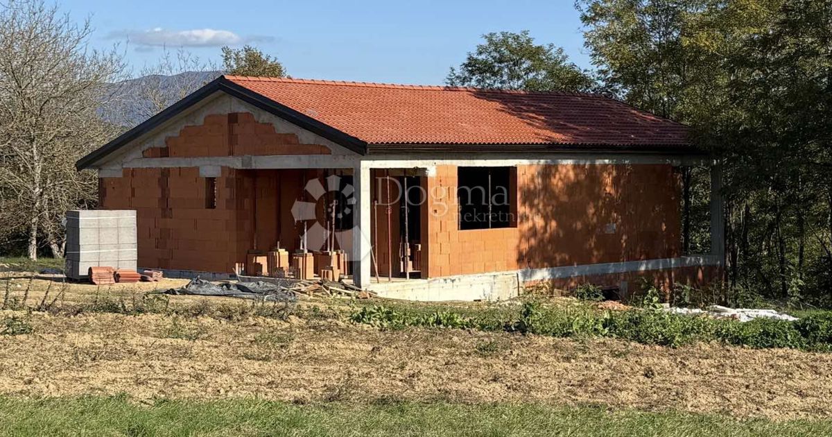Prilika - kuća u roh-bau fazi u srcu Istre | INDEX OGLASI
