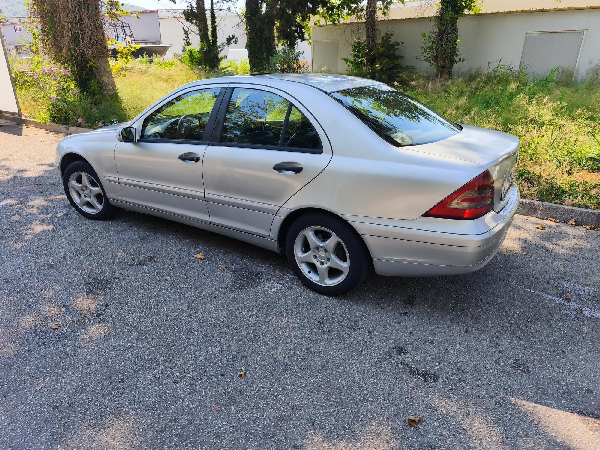 Mercedes-Benz C-Klasa 2002. god, automatski mjenjač, kožna sjedala, fotografija 2
