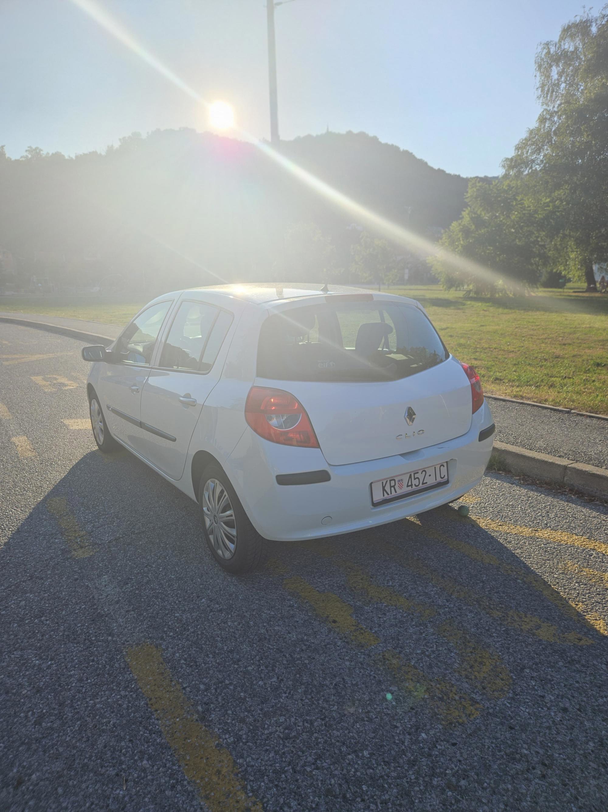 Renault Clio 1.5 dci, fotografija 3