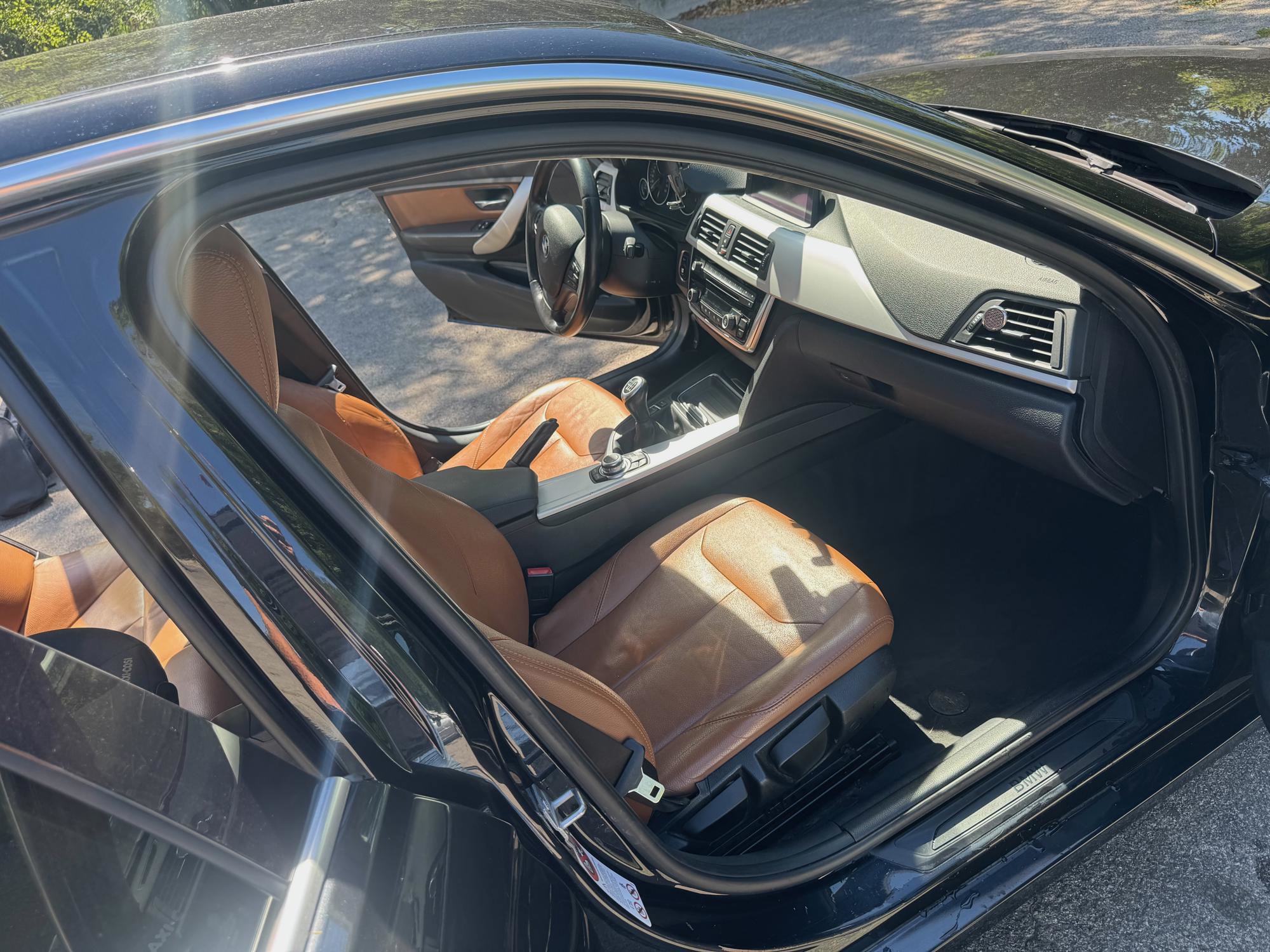 BMW 318d F30 2013, koža, zamijenjen lanac i remen, reg. do 03/2027, fotografija 5
