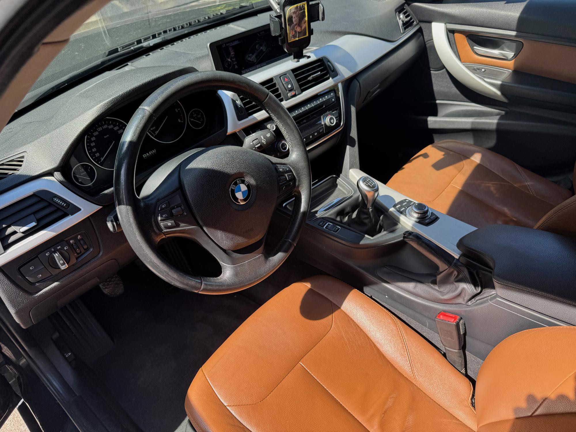 BMW 318d F30 2013, koža, zamijenjen lanac i remen, reg. do 03/2027, fotografija 11