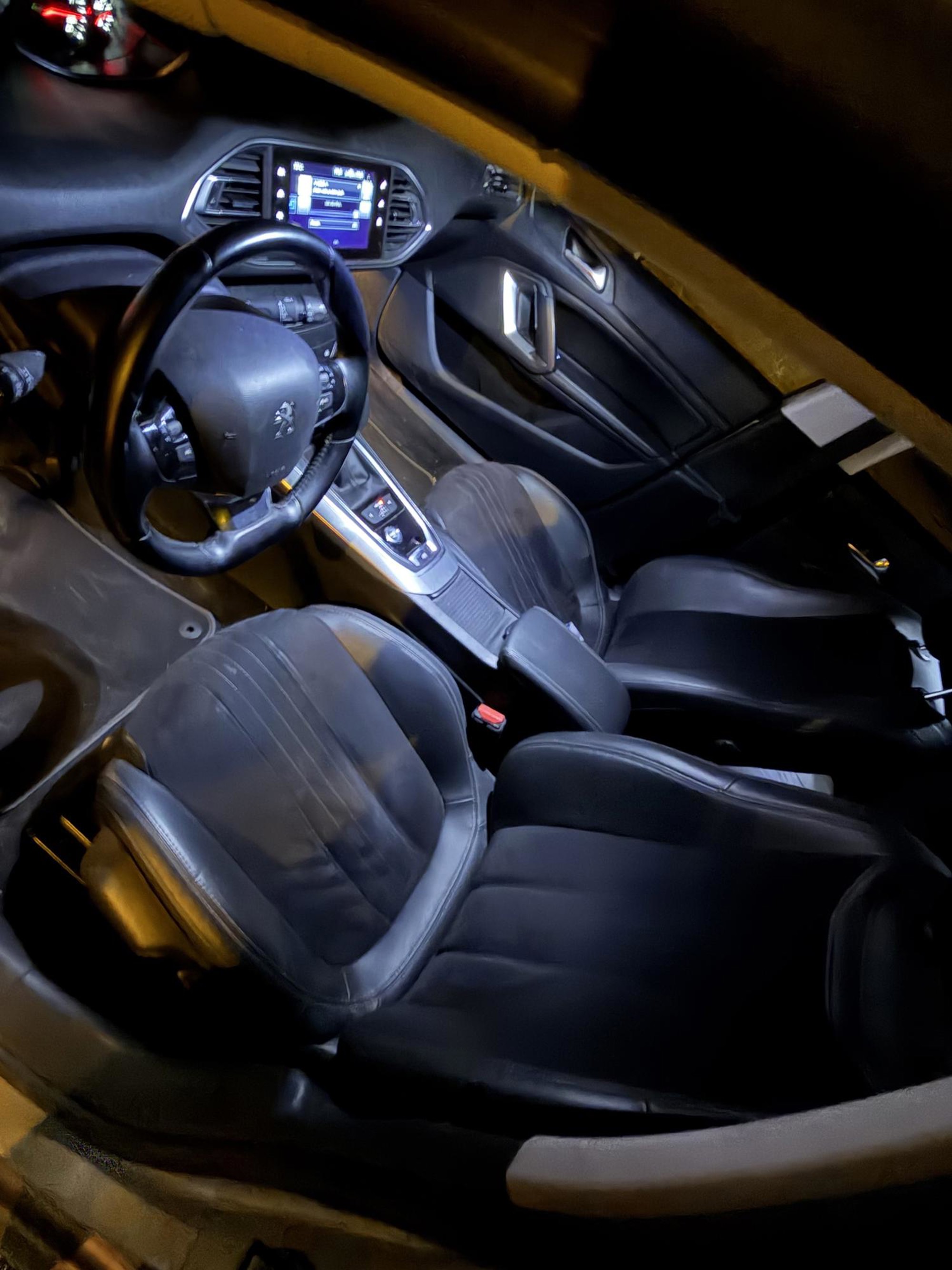 Peugeot 308 2016. god karavan, automatik, LED farovi, kožna sjedala, tempomat ZAMJENE, fotografija 3