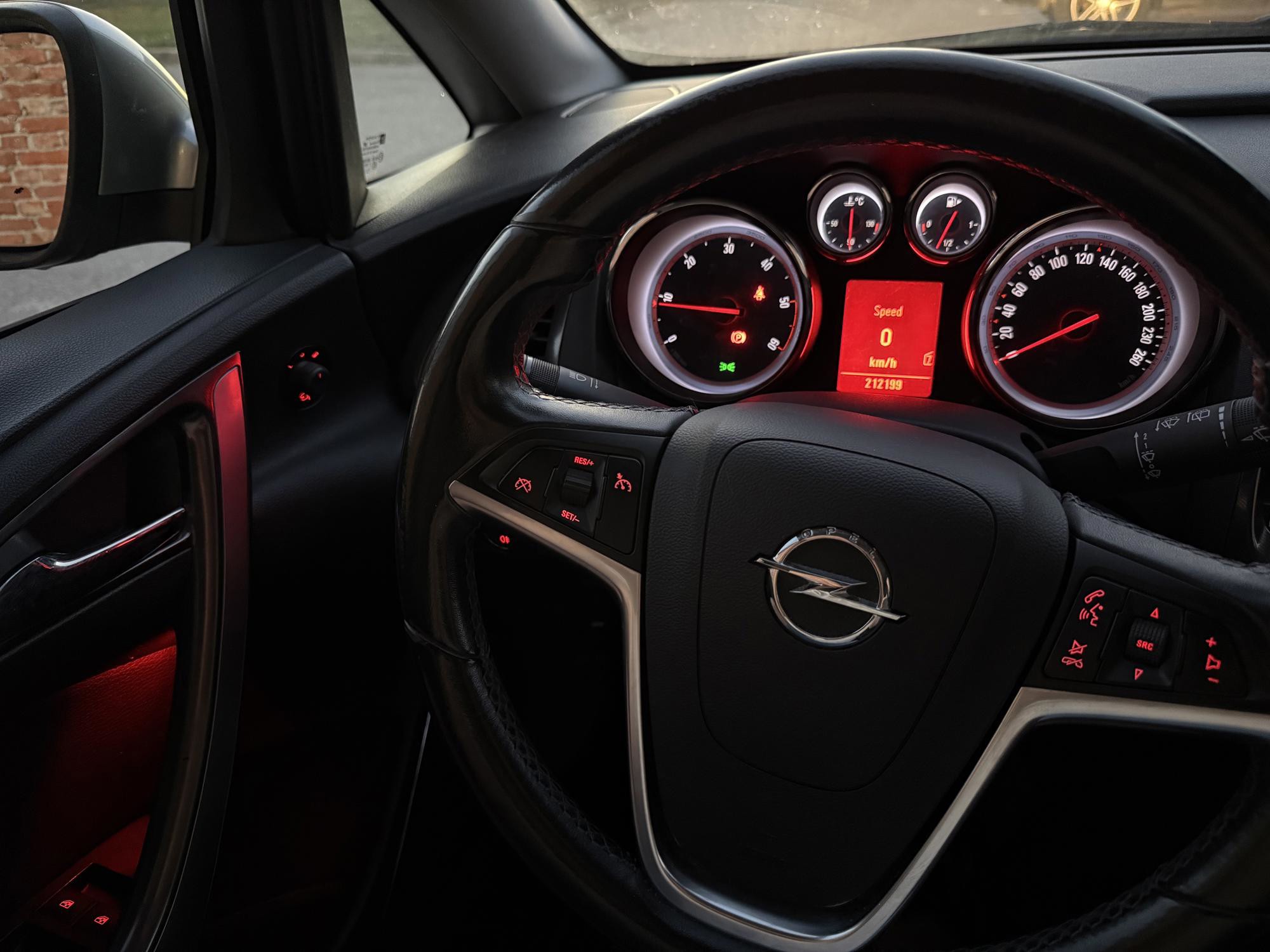 Opel Astra J 1.7 CDTI, reg. do 7/2027, fotografija 6