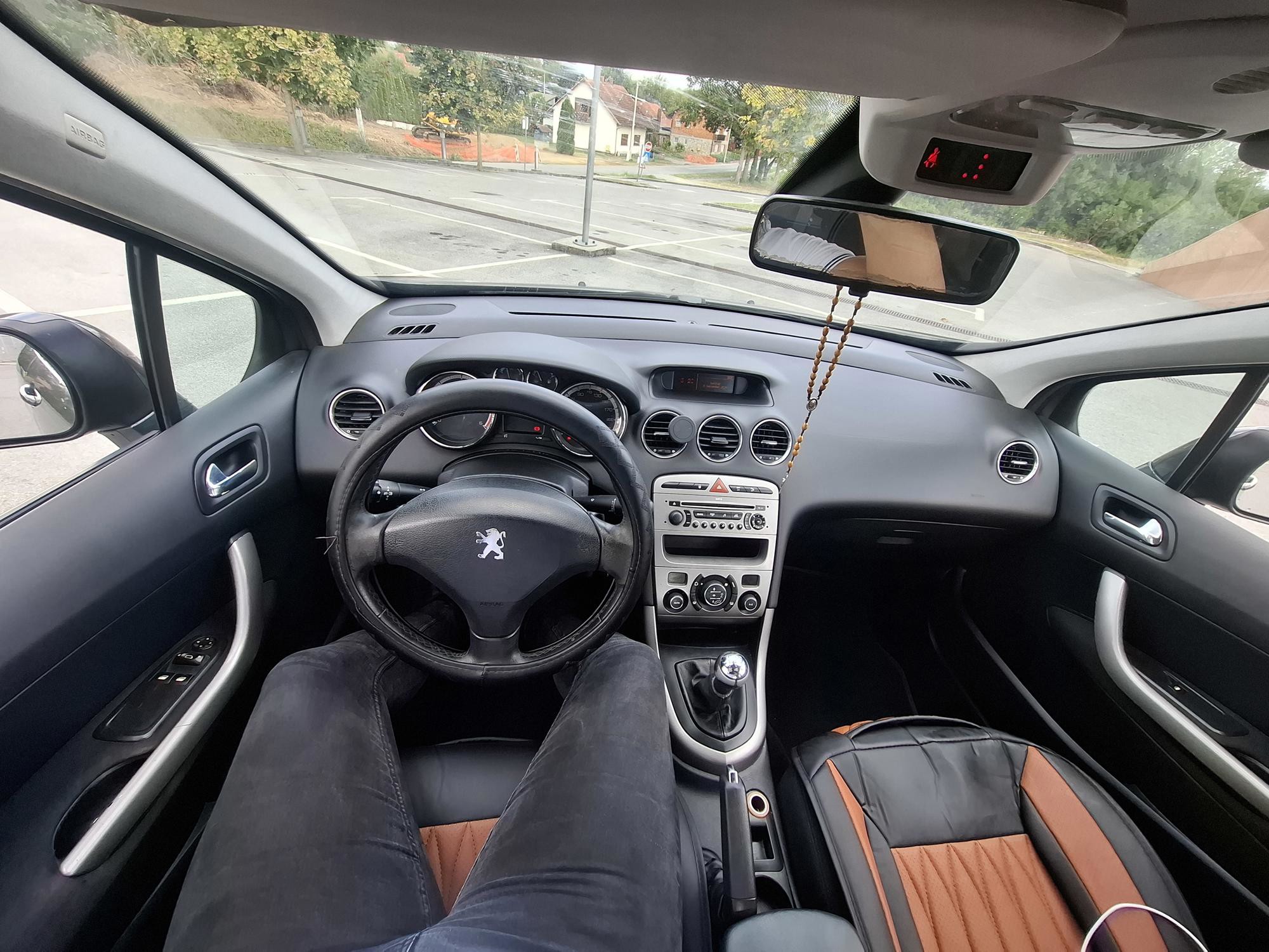 Peugeot 308, fotografija 9
