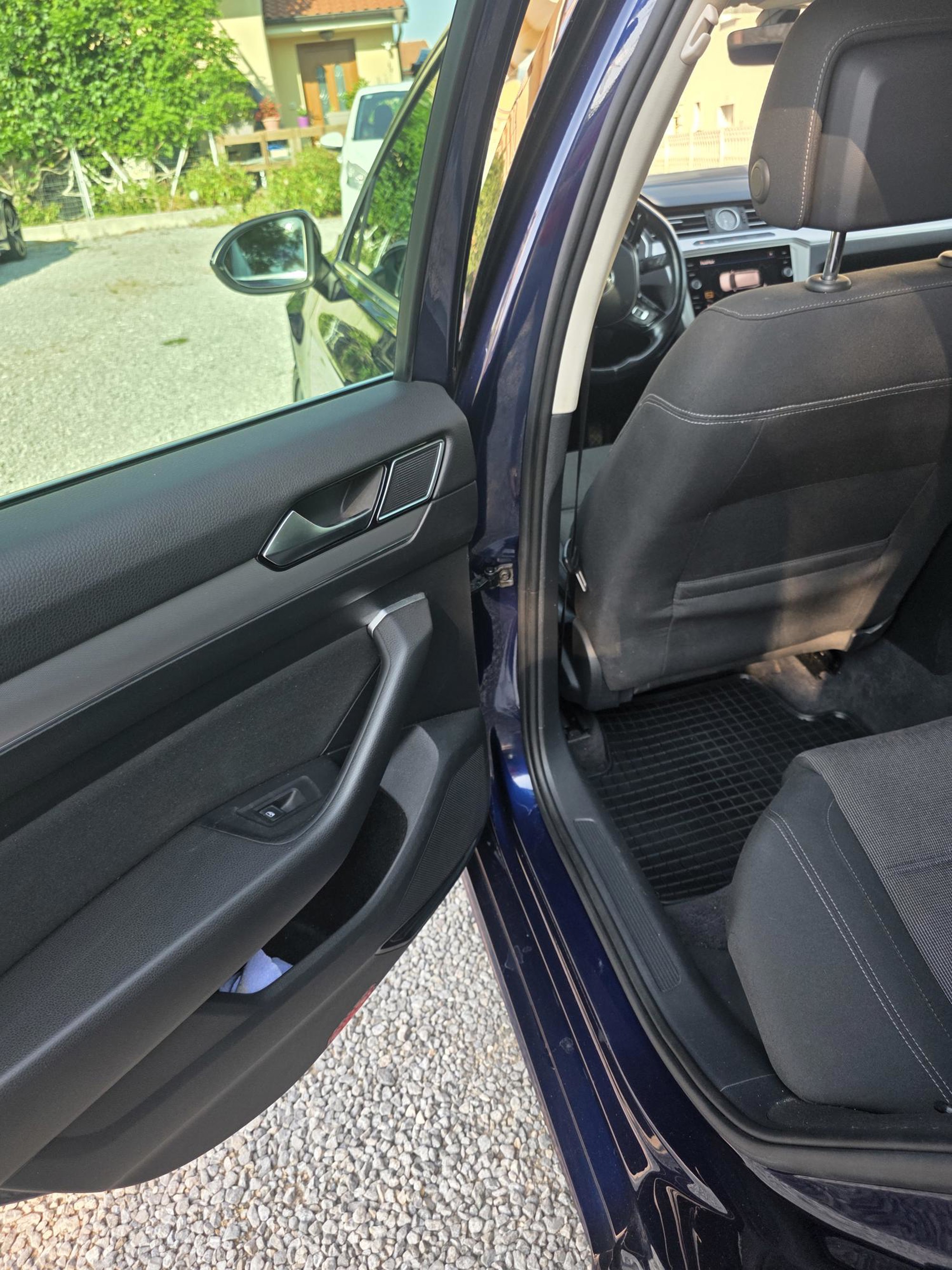 PASSAT VARIANT 2,0 TDI BLUE MOTION, fotografija 9