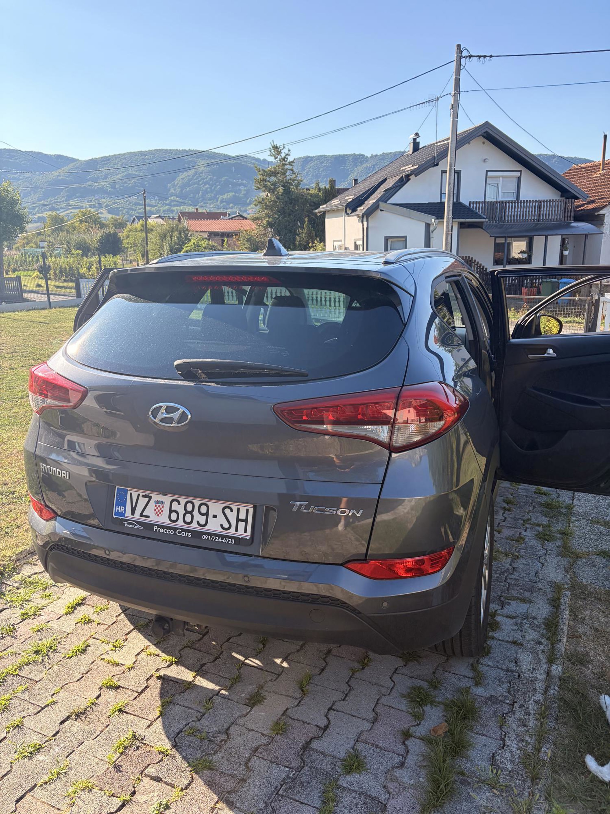 Hyundai Tucson 1.7 CRDi automatik, fotografija 3