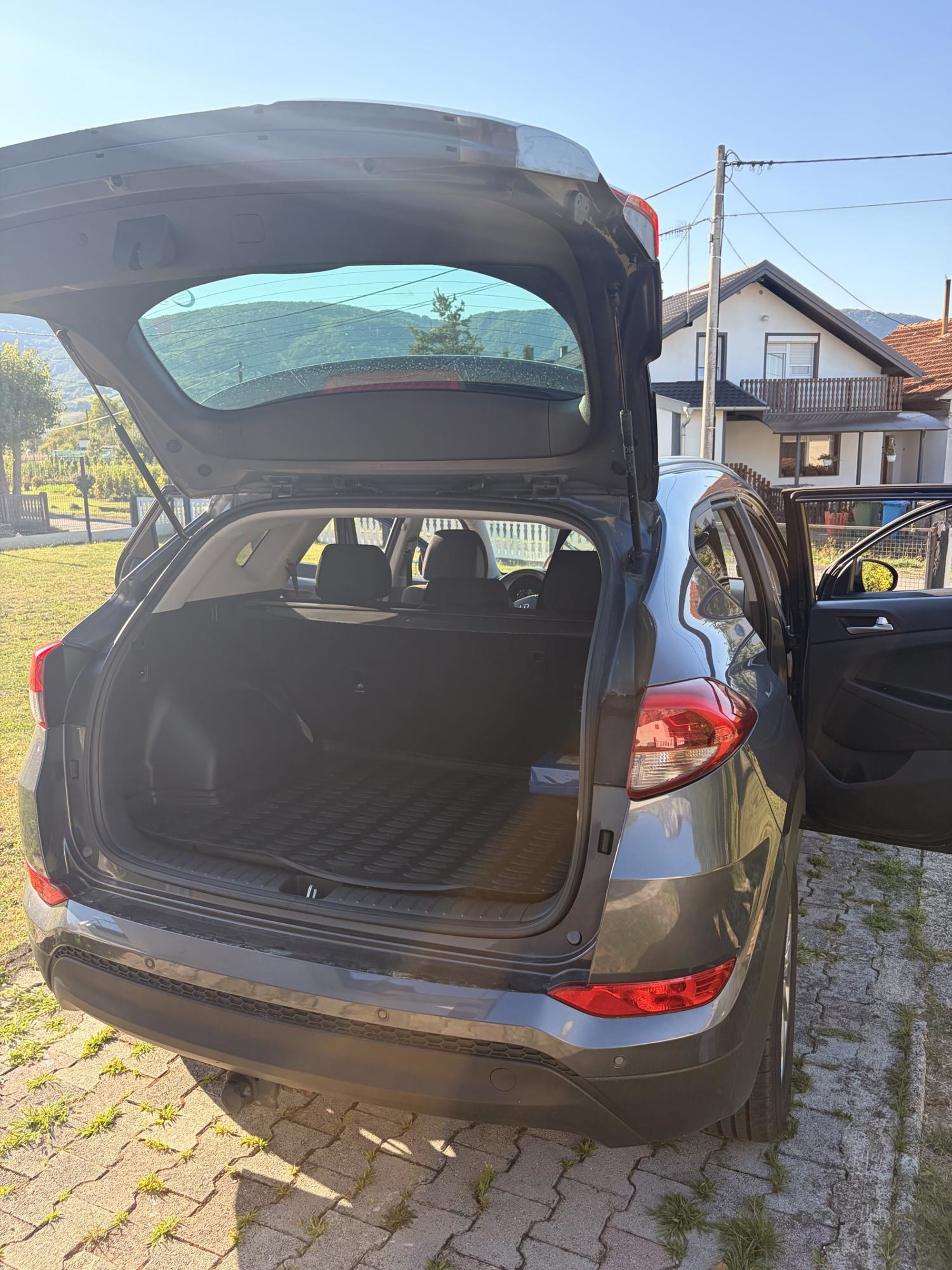 Hyundai Tucson 1.7 CRDi automatik, fotografija 2