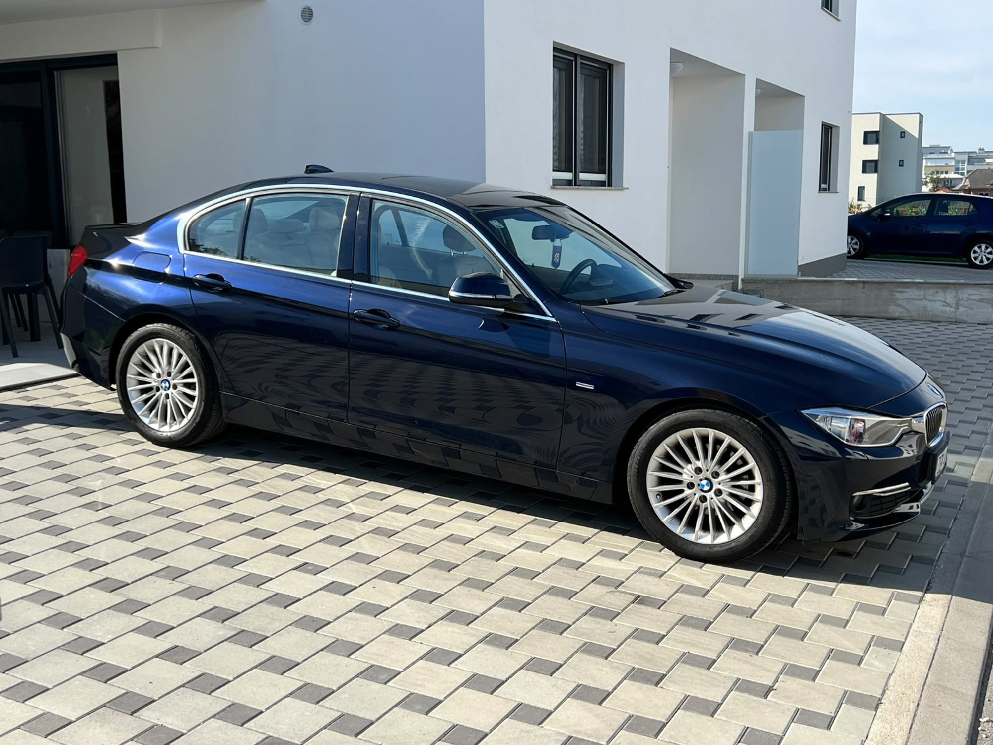 BMW 320d F30 Luxury automatic + 4 alufelge i zimske gume extra, fotografija 2