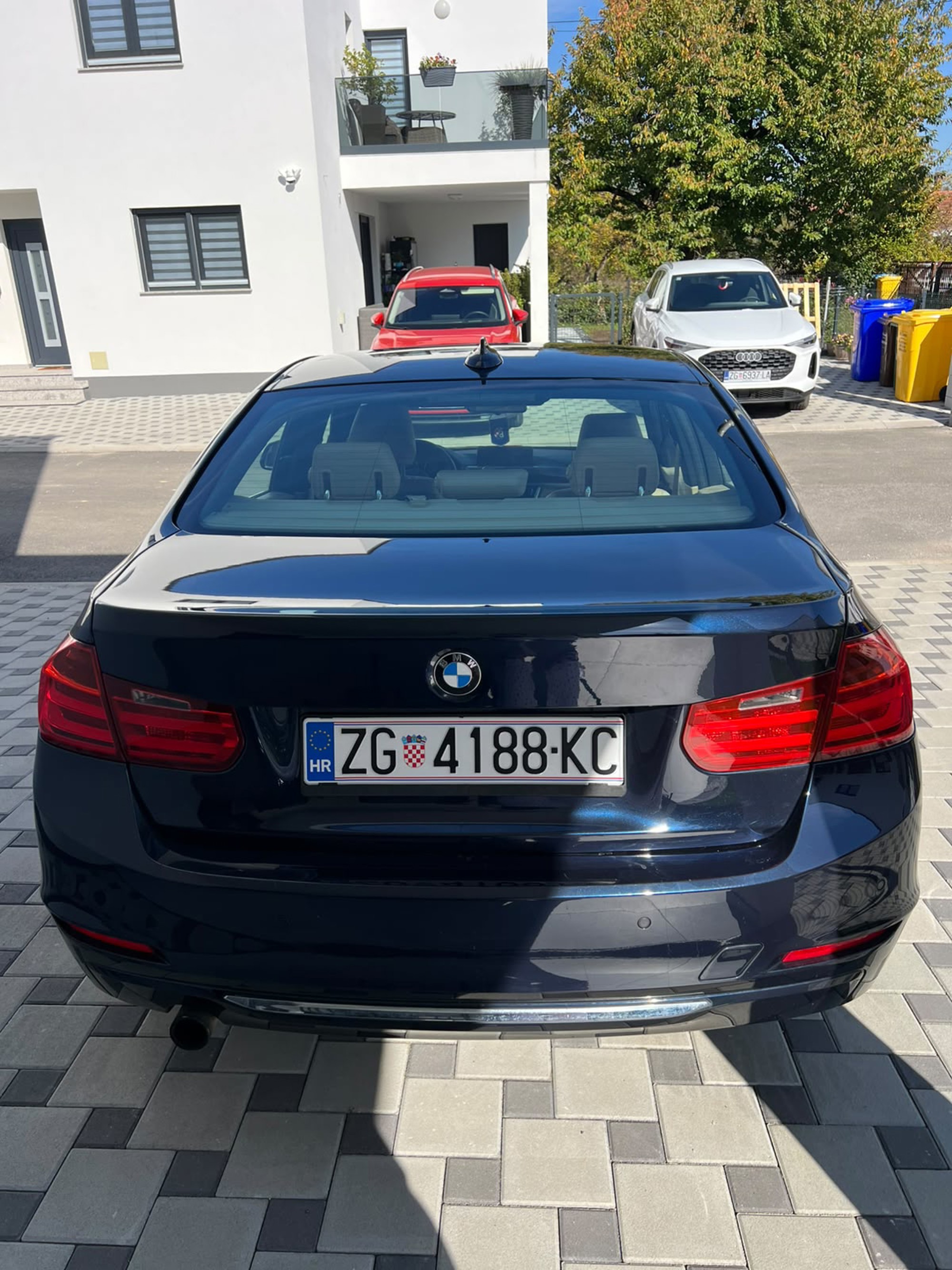 BMW 320d F30 Luxury automatic + 4 alufelge i zimske gume extra, fotografija 11
