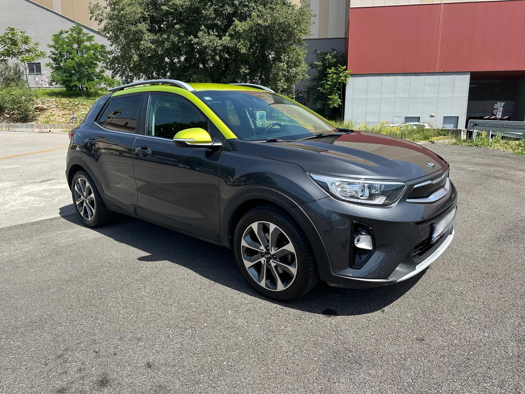 Kia Stonic 1,6 CRDi, 81 kW, 2018g, 1. godina registracije, Servisiran u ovlaštenom servisu, fotografija 2