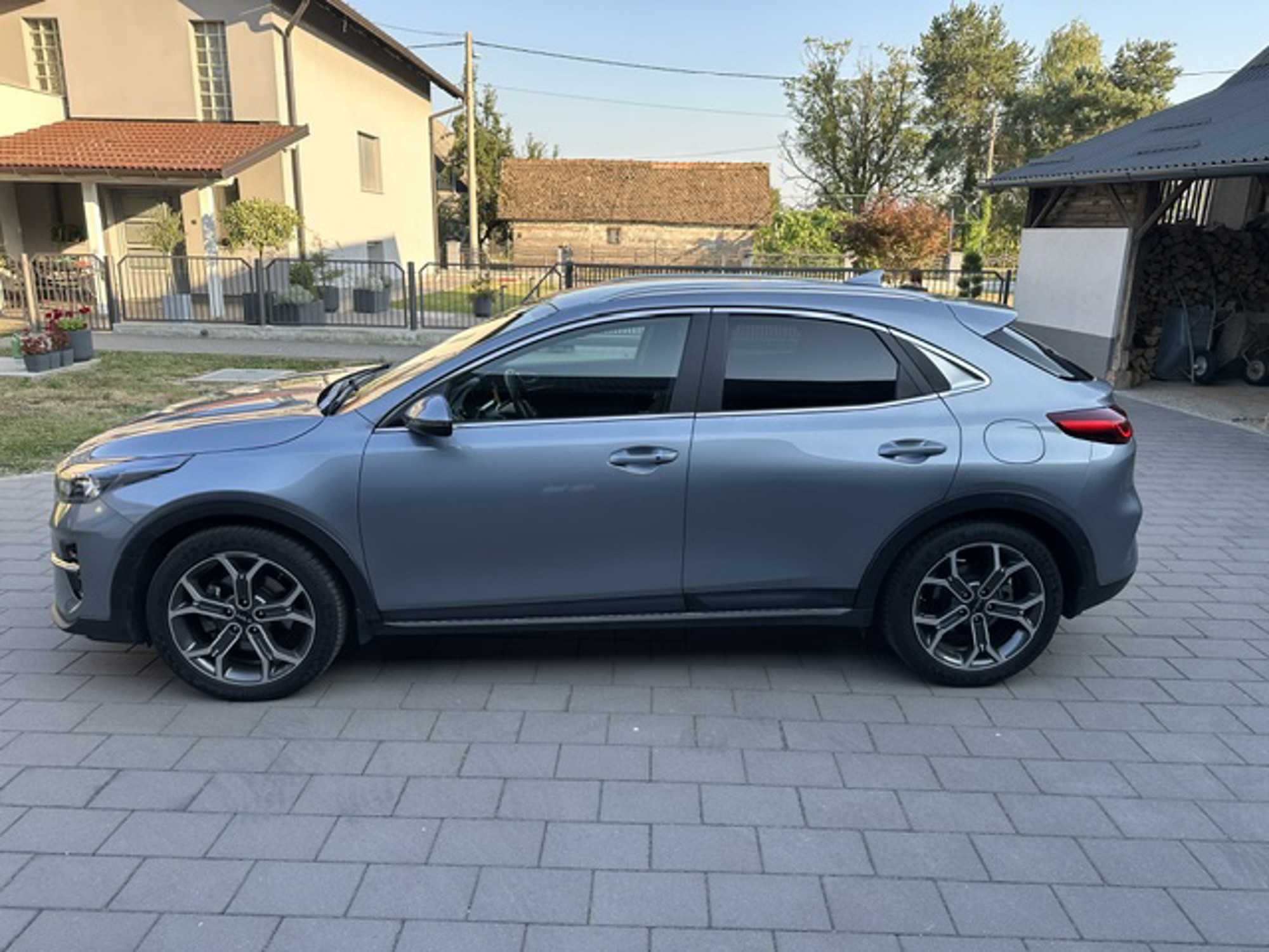 Kia XCeed 1,5 T-GDi EX Stream, fotografija 3