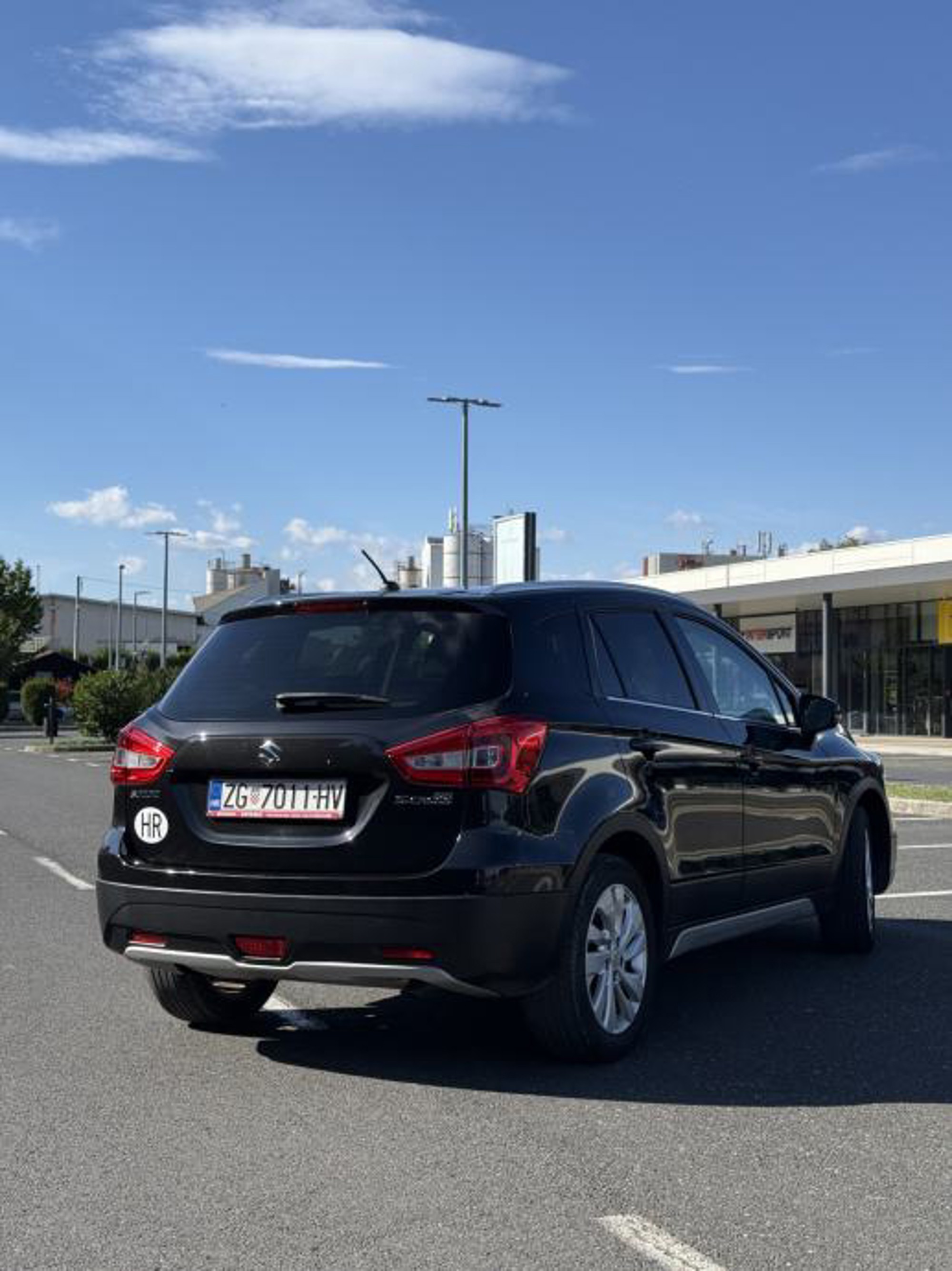 Suzuki SX4 S-Cross Premium GL+ prvi vlasnik, 85.000 km, 140 KS, pogled izvana - slika 4