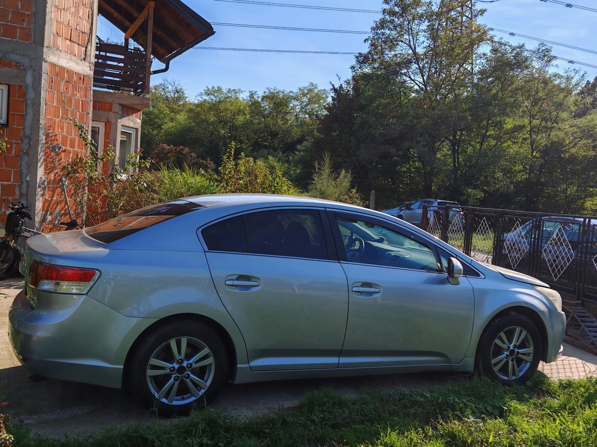 Toyota Avensis 2.0 D-4D 2012. god, dvozonska klima, tempomat, fotografija 4
