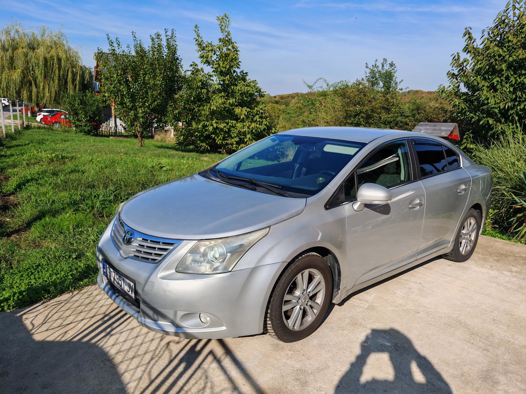 Toyota Avensis 2.0 D-4D 2012. god, dvozonska klima, tempomat, fotografija 2