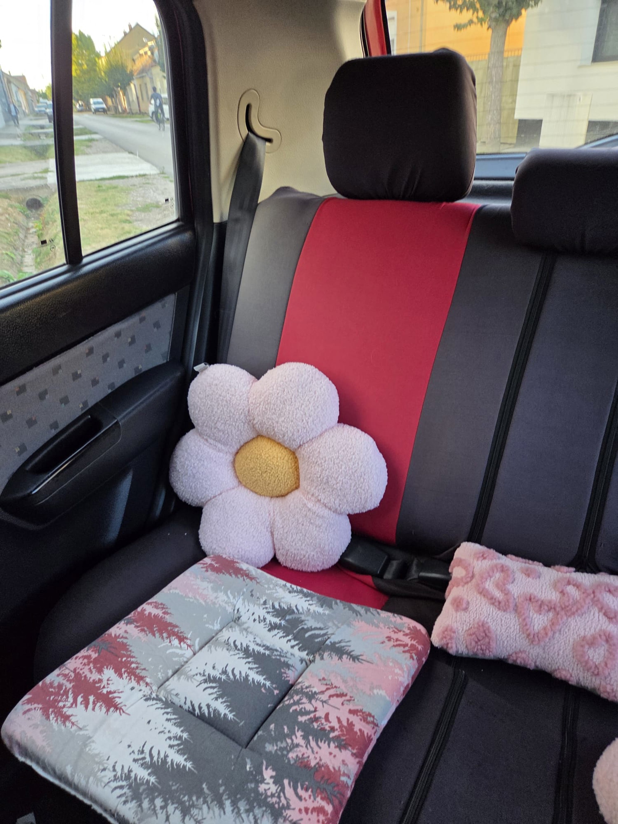 Slatki crveni Hyundai Getz trazi novog vlasnika, fotografija 3