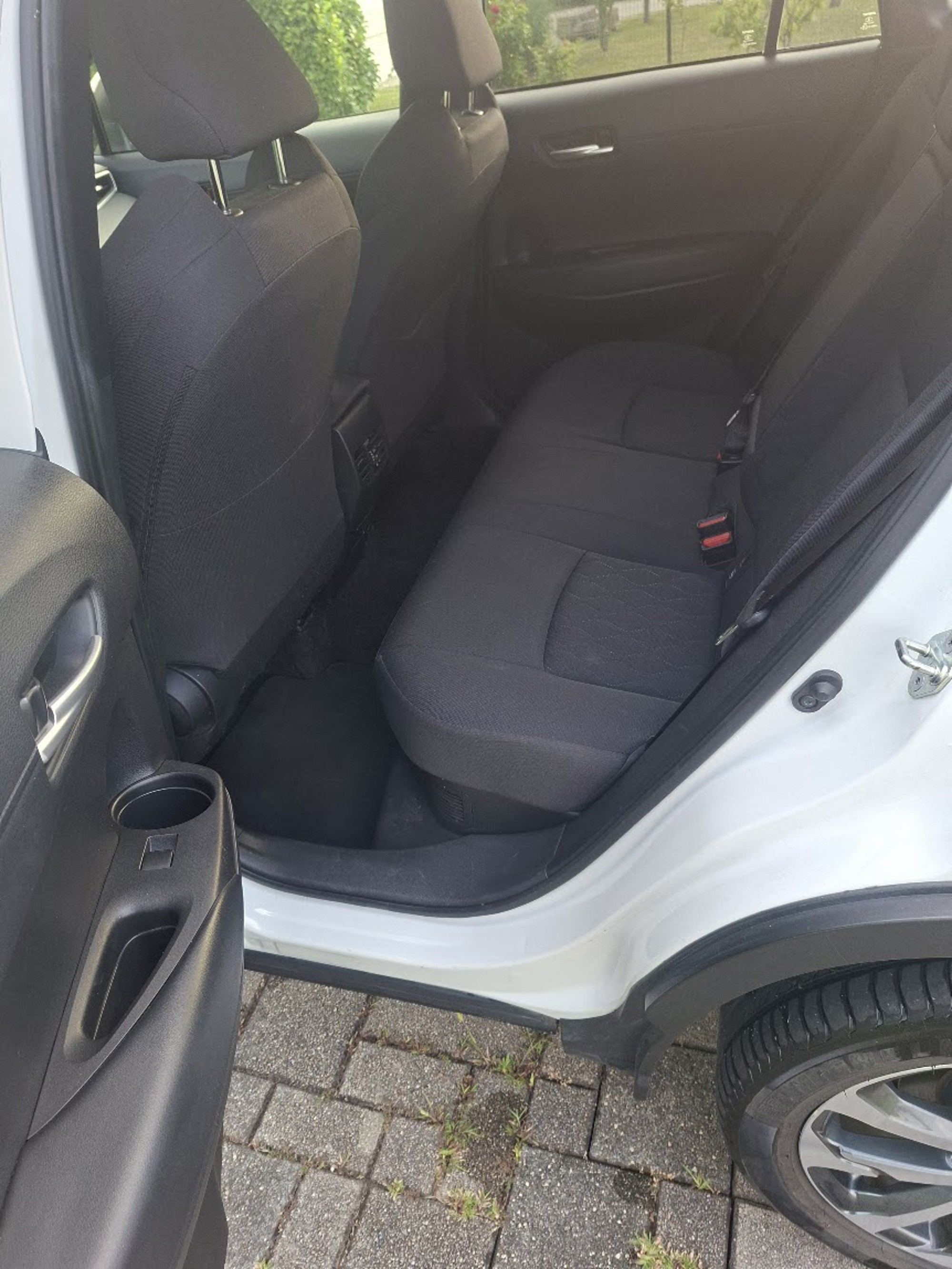 Toyota Corolla Cross 1,8 hybrid, fotografija 3