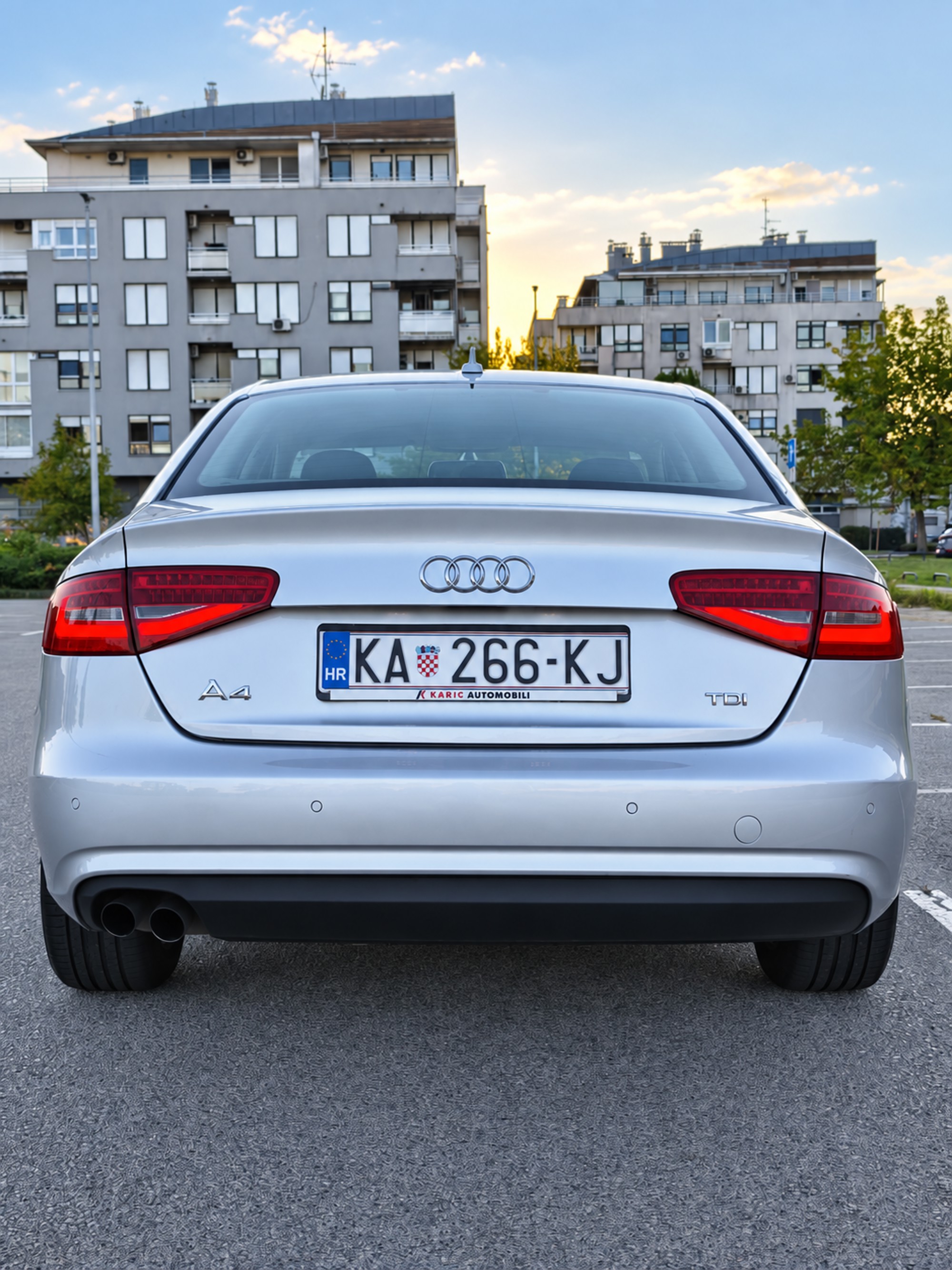Audi A4 2013. god, automatik, klima, tempomat, bi-ksenonski farovi, fotografija 4