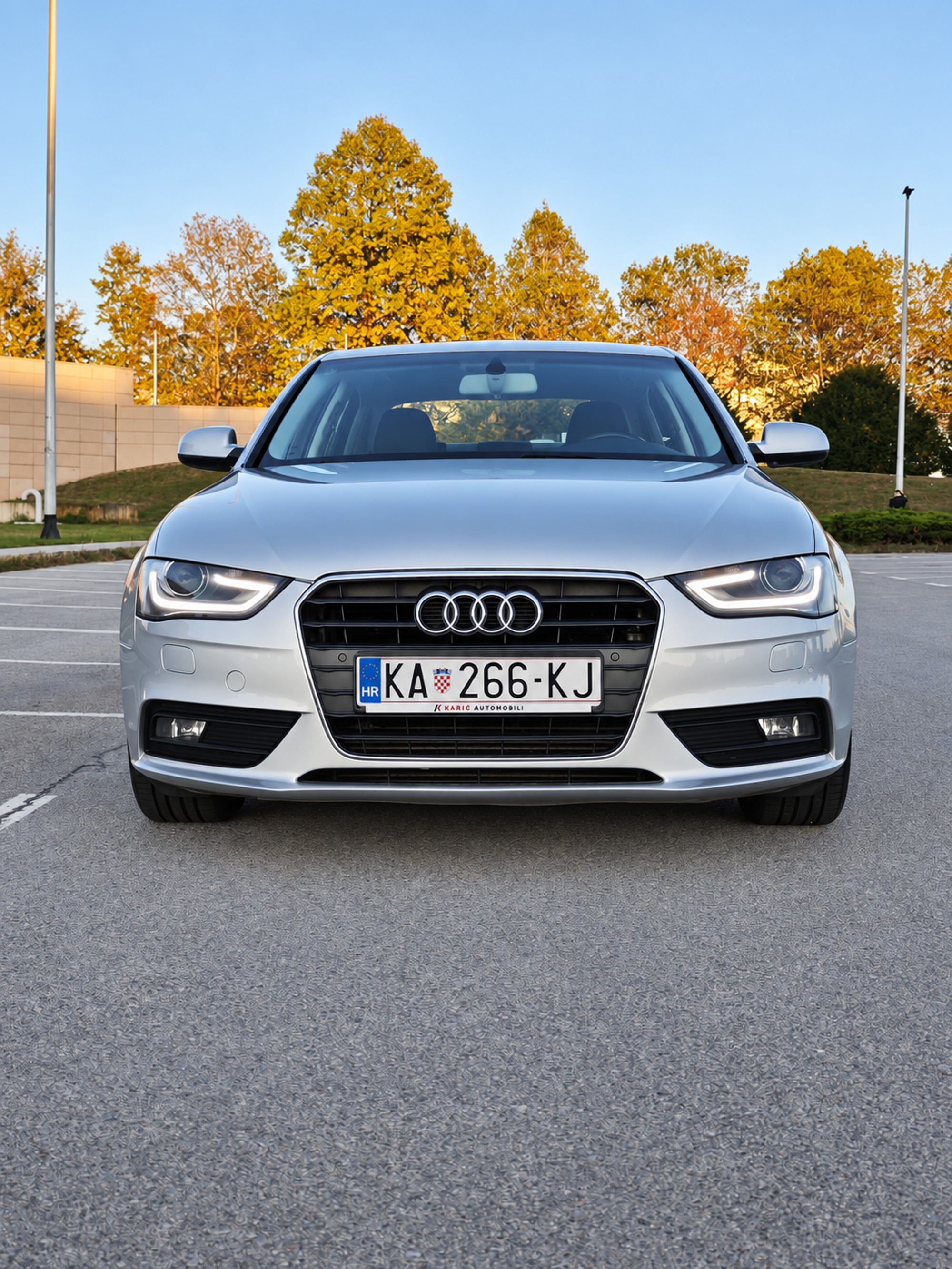 Audi A4 2013. god, automatik, klima, tempomat, bi-ksenonski farovi, fotografija 2