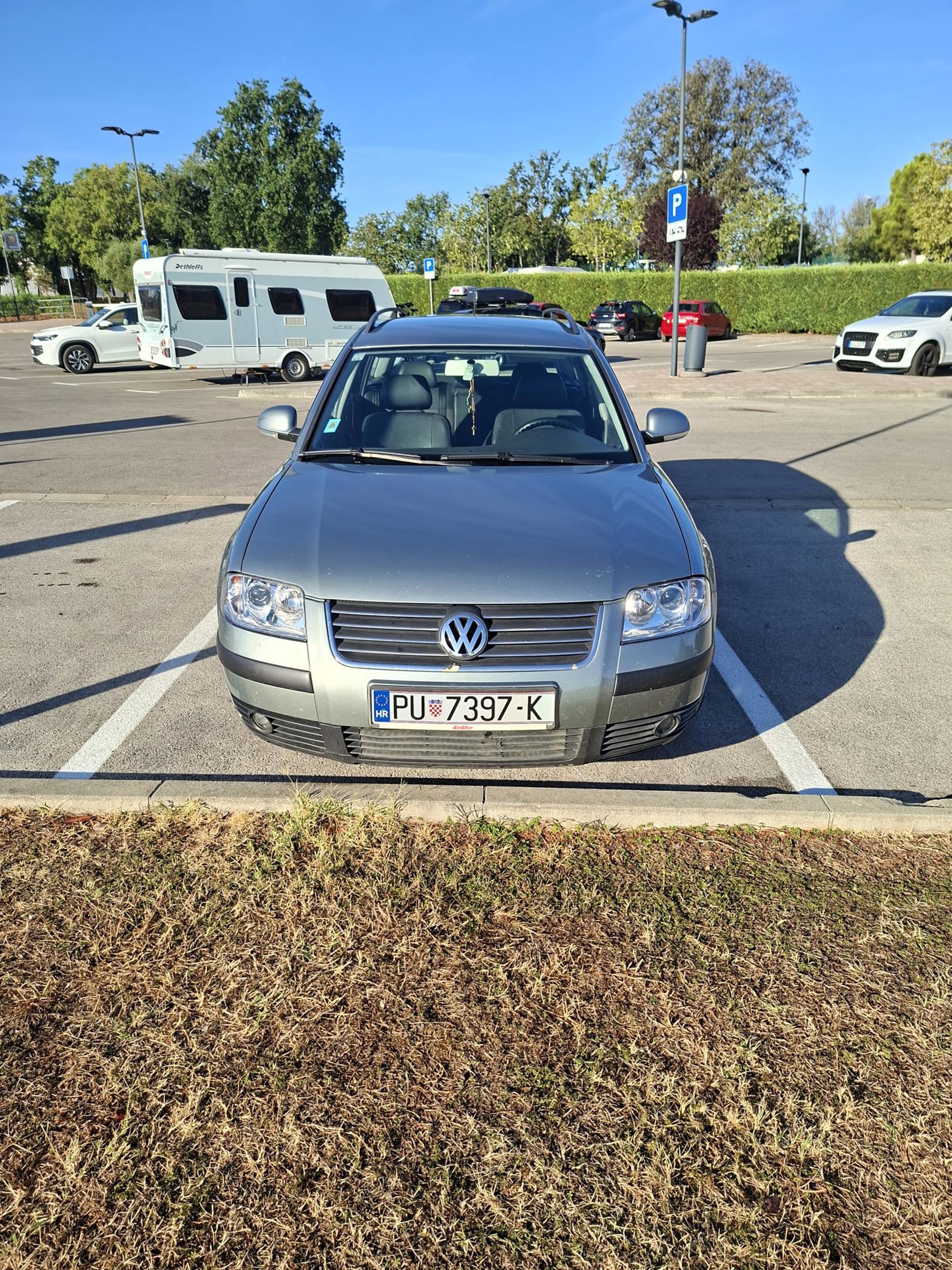 Prodaja automobila, fotografija 2
